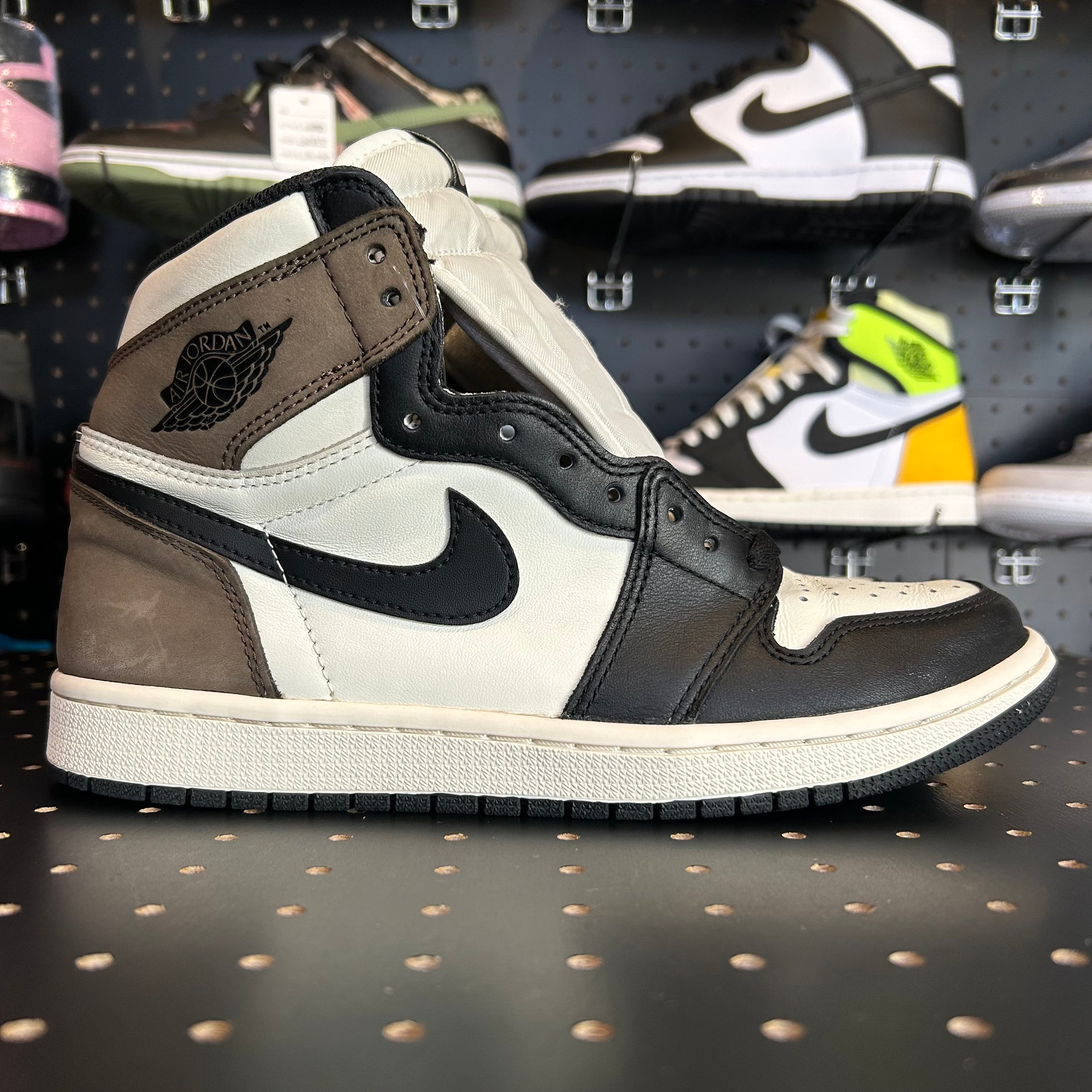 NIKE AIR JORDAN 1  DARK MOCHA 26cm