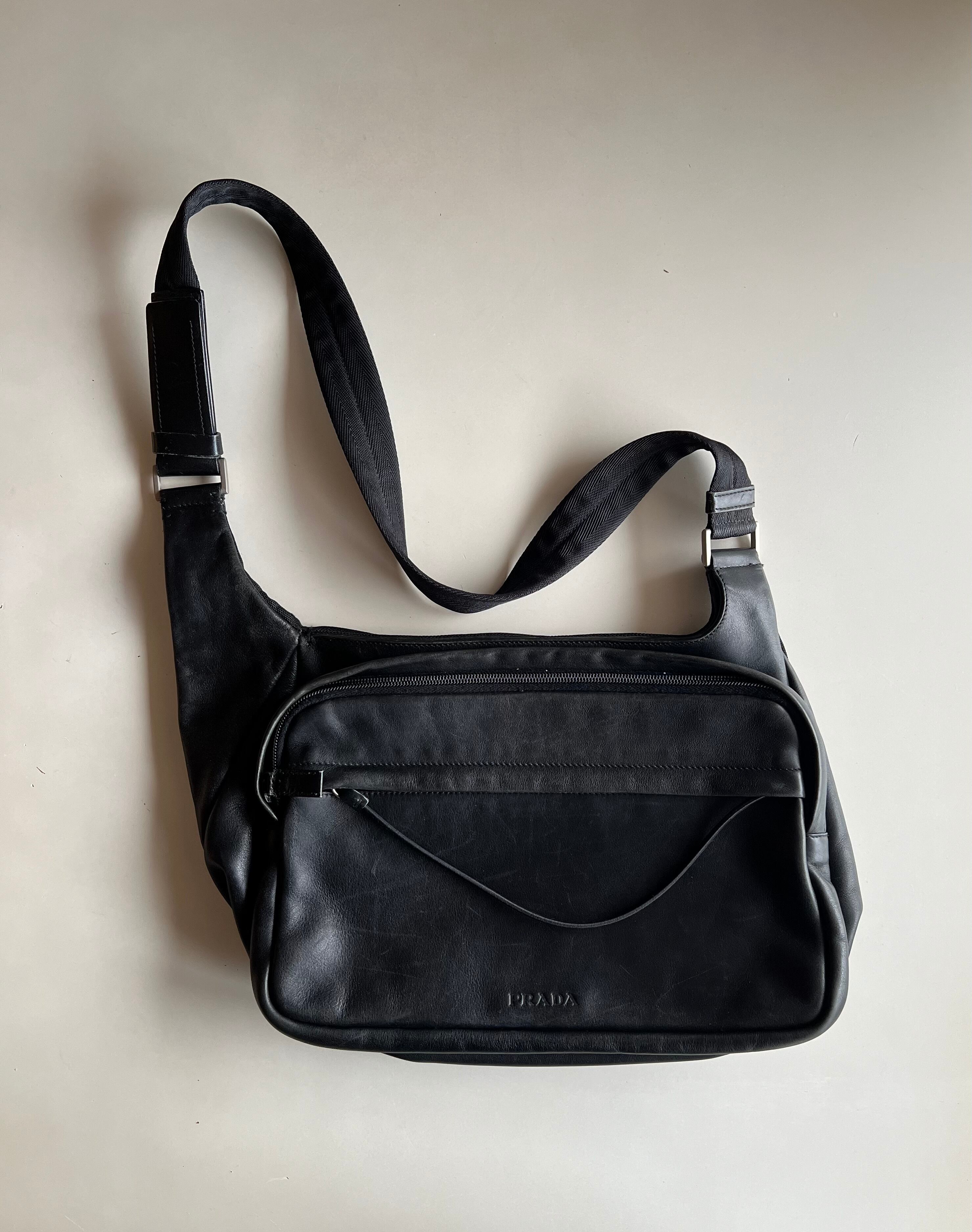 FW1999 PRADA LEATHER BODY BAG | triptraproll FW1999 PRADA LEATHER BODY BAG | triptraproll