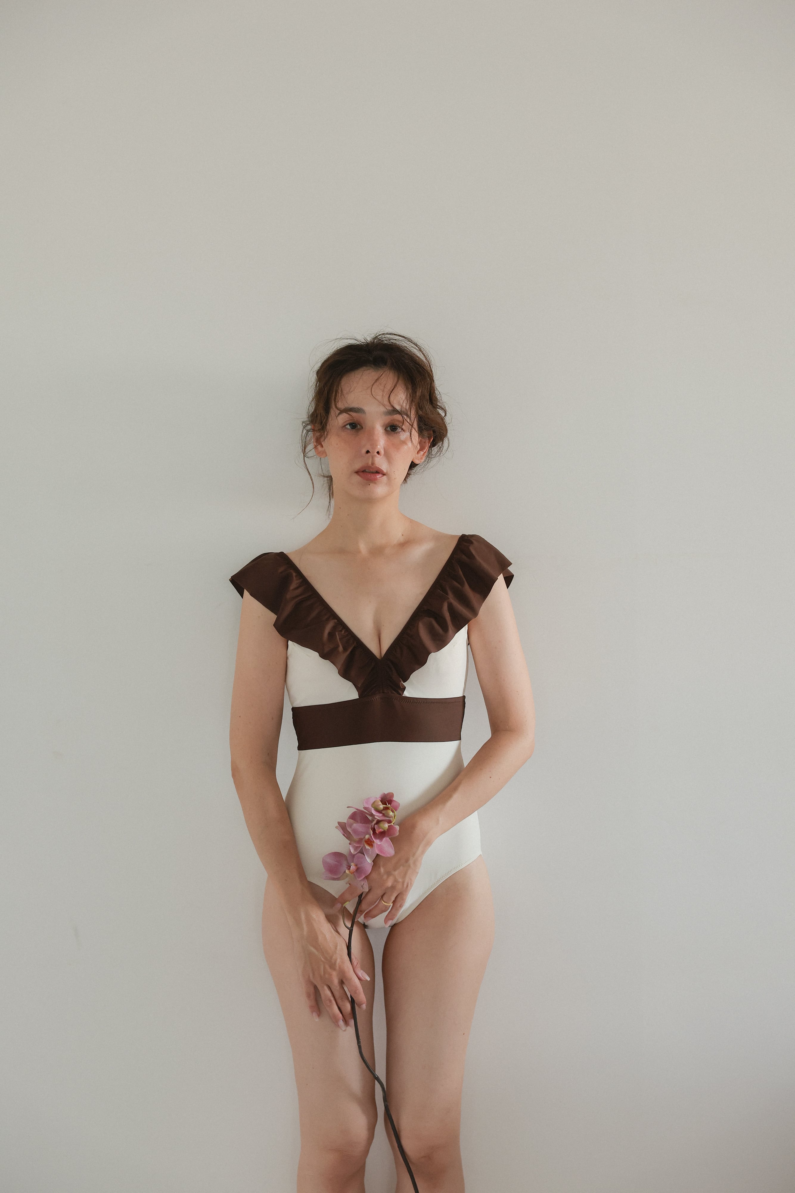 Frill shoulder one-piece | AnZie