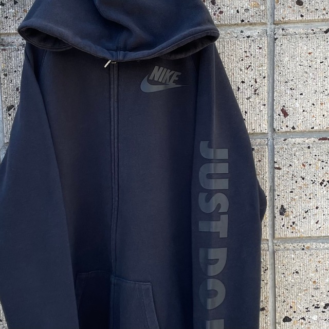 【Lサイズ】NIKE "JUST DO IT." 袖プリ入り ジップパーカー 黒×黒