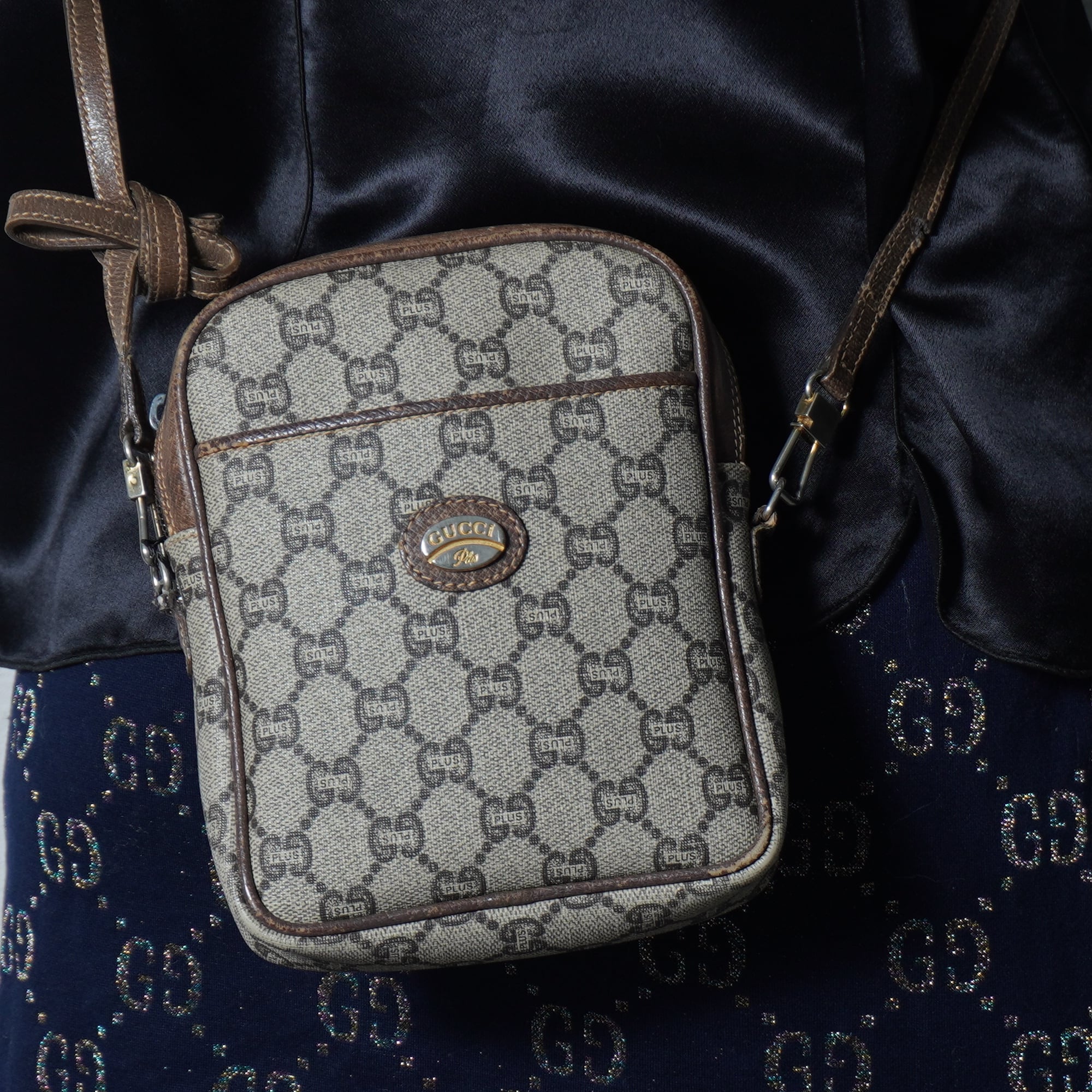 GUCCI】グッチ GGロゴ総柄 レザーショルダーバッグ beige&brown GUCCI】グッチ GGロゴ総柄 レザーショルダーバッグ beige&brown