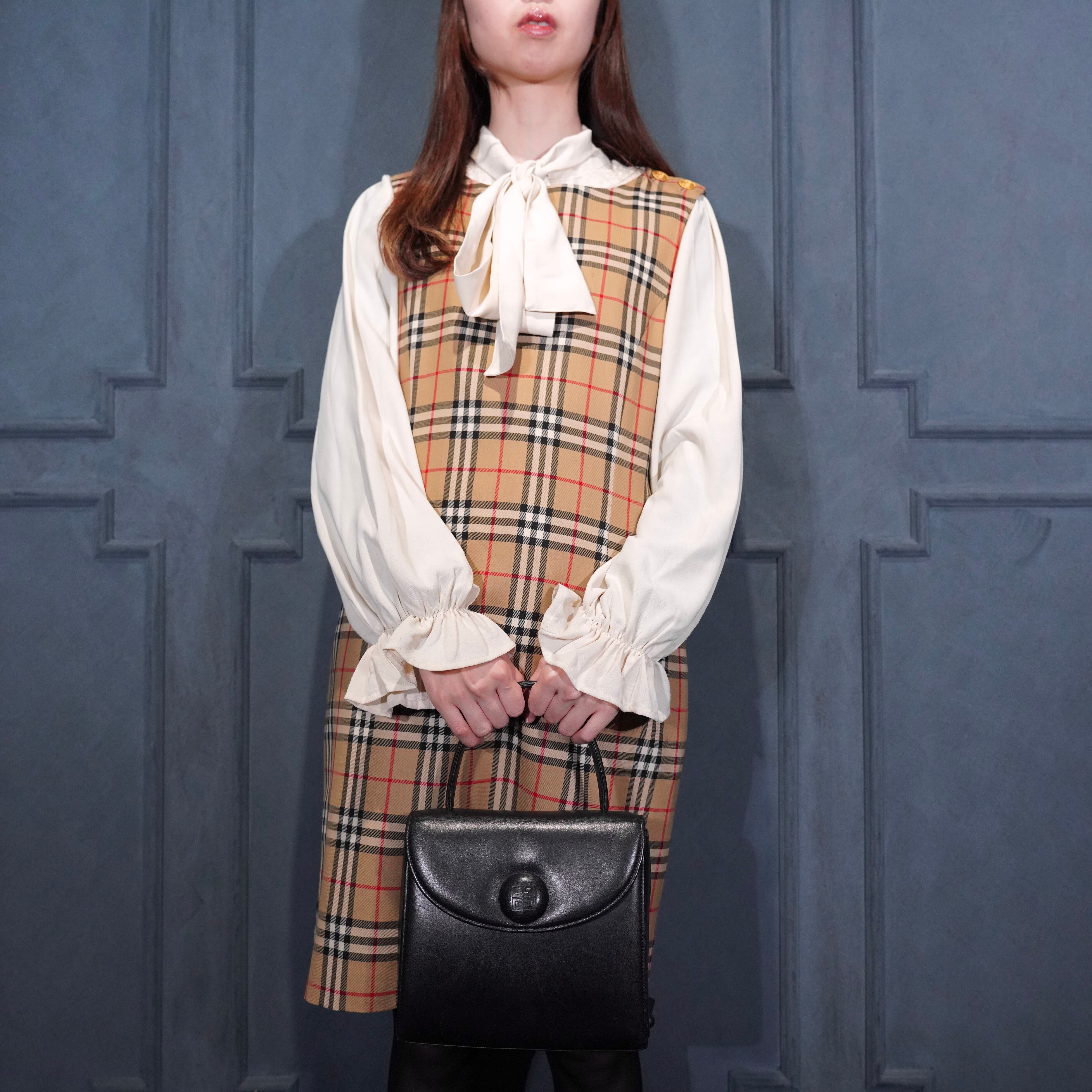 【専用】まっちゃ様Givenchy ハンドバッグ　レディース　タグあり GIVENCHY LOGO DESIGN LEATHER HAND BAG/ジバンシィロゴデザインレザー