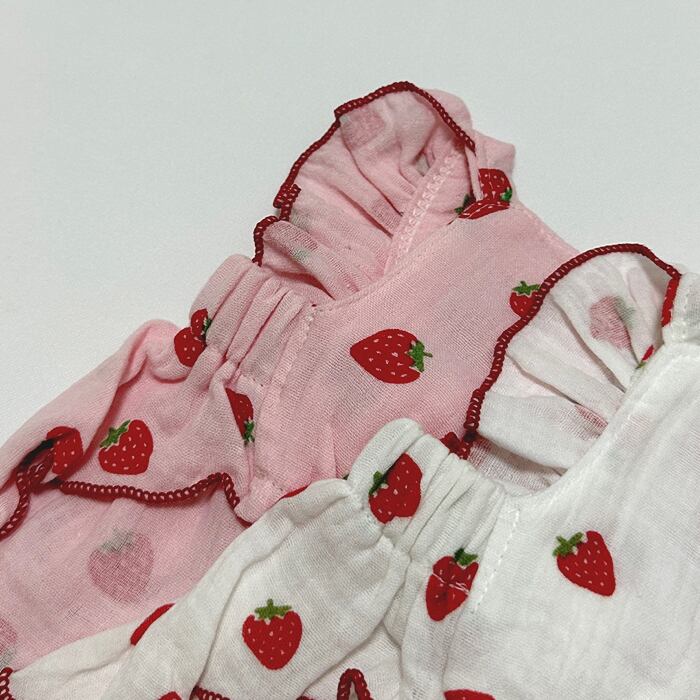 【SALE】 strawberry cotton onepiece S ~ XL 2color / 犬服 春夏 新作 ワンピース リボン イチゴ柄 ドレス コットン 可愛い ドッグウェア スカート ピンク シャーリング フリル袖 お揃い onepiece57