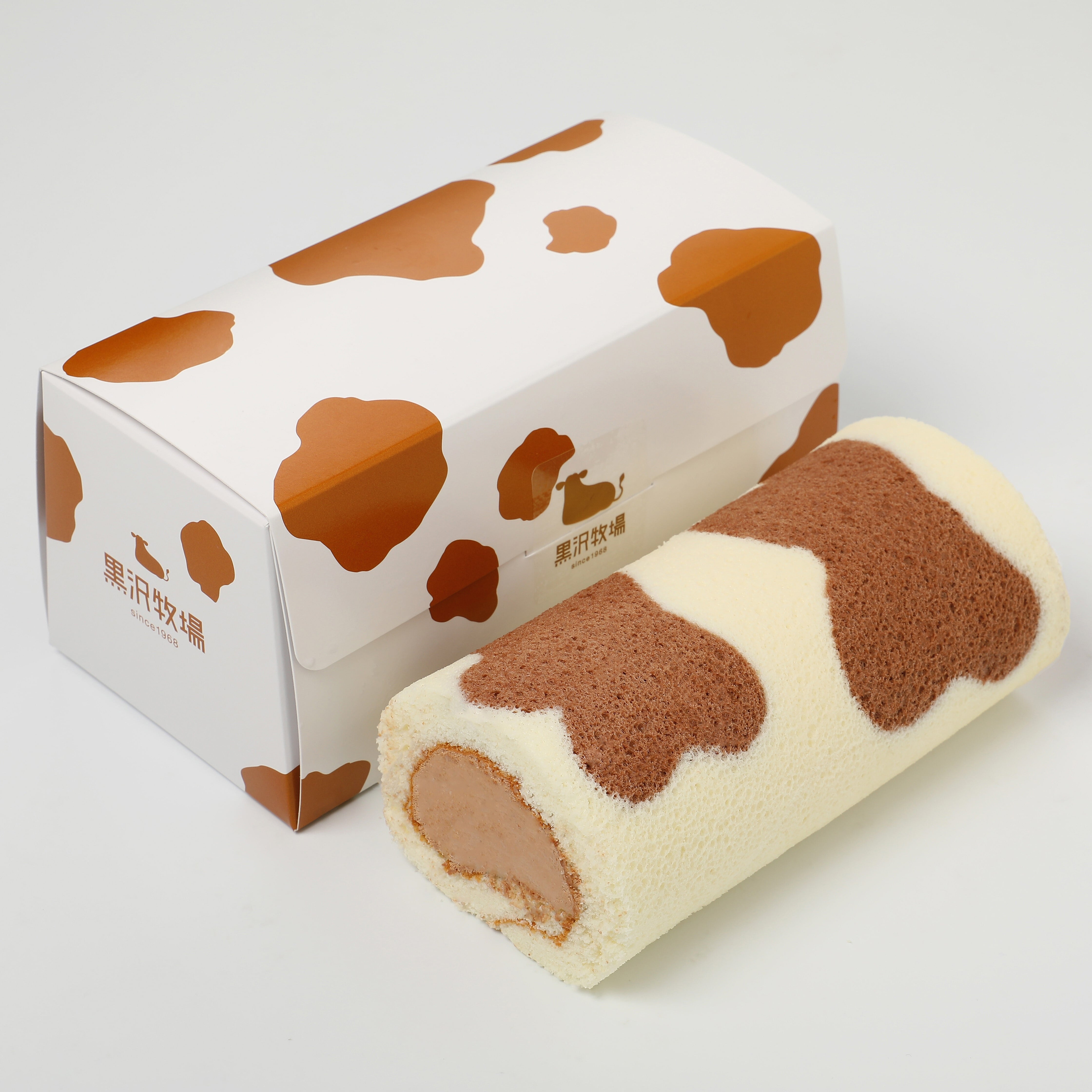 ろーるけーき 黒沢牧場生乳使用】牛柄ジャージーチョコロールケーキ | 黒沢牧場