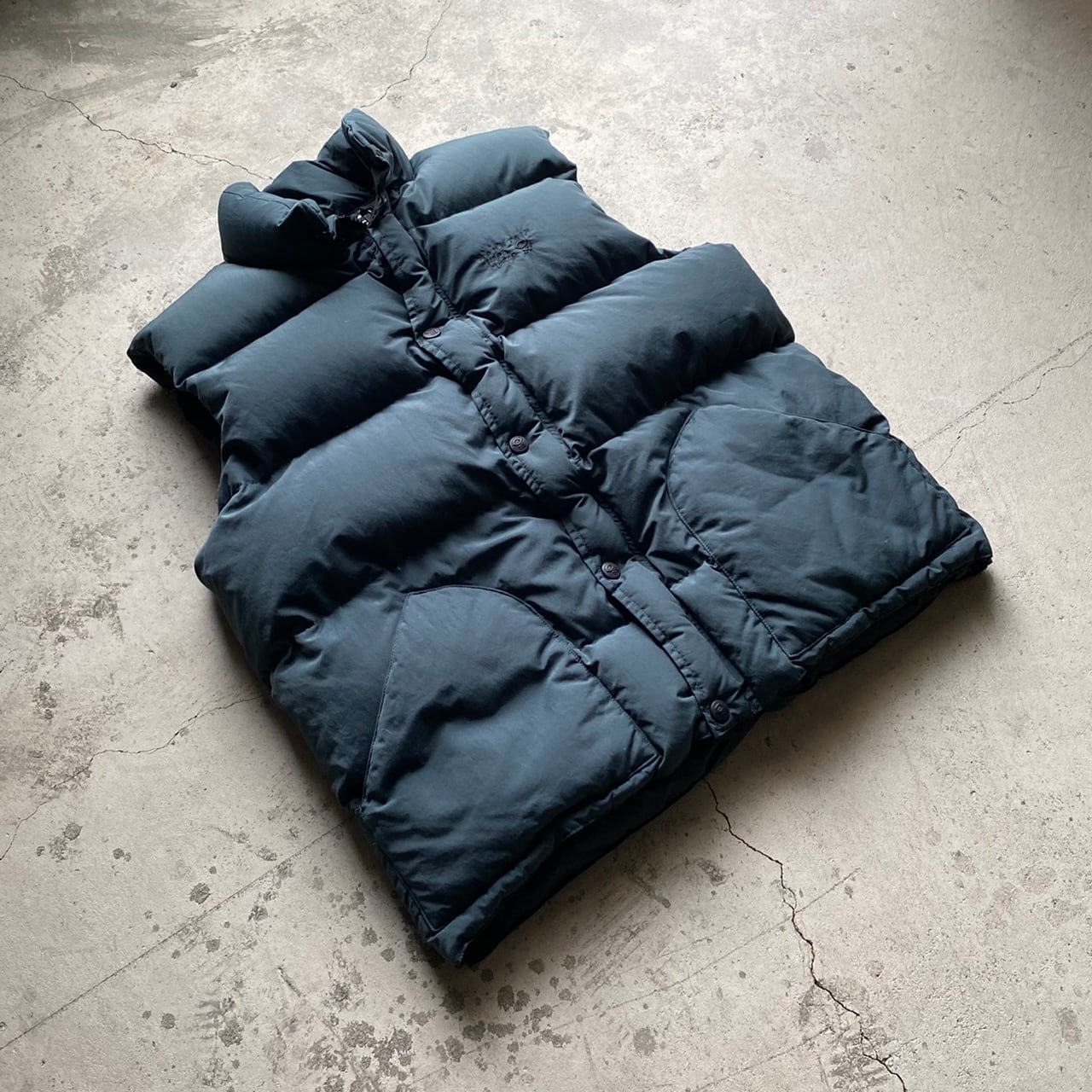 肩幅身幅着丈袖丈MOUNTAIN HARD WEARダウンベスト BLACK