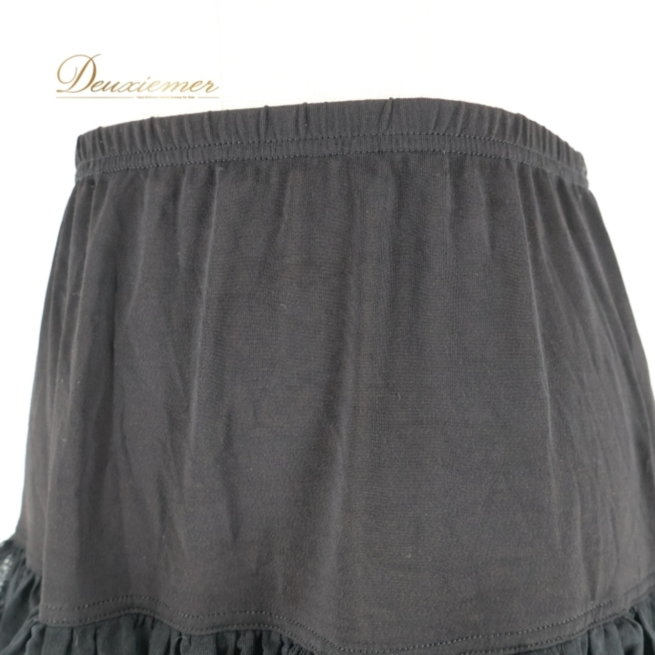 レディース トクコプルミエヴォル TOKUKO 1er VOL スカート ブラック系 花 花柄 フリル 短め ひざ丈 伸縮 ストレッチ かわいい 日本製 上品 華やか カジュアル お出かけ 普段着 柔らかい生地