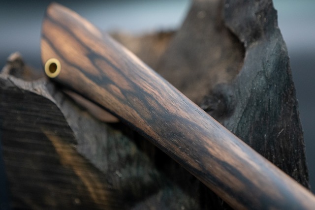 S型木製カッターナイフ 黒柿孔雀杢　flamberg