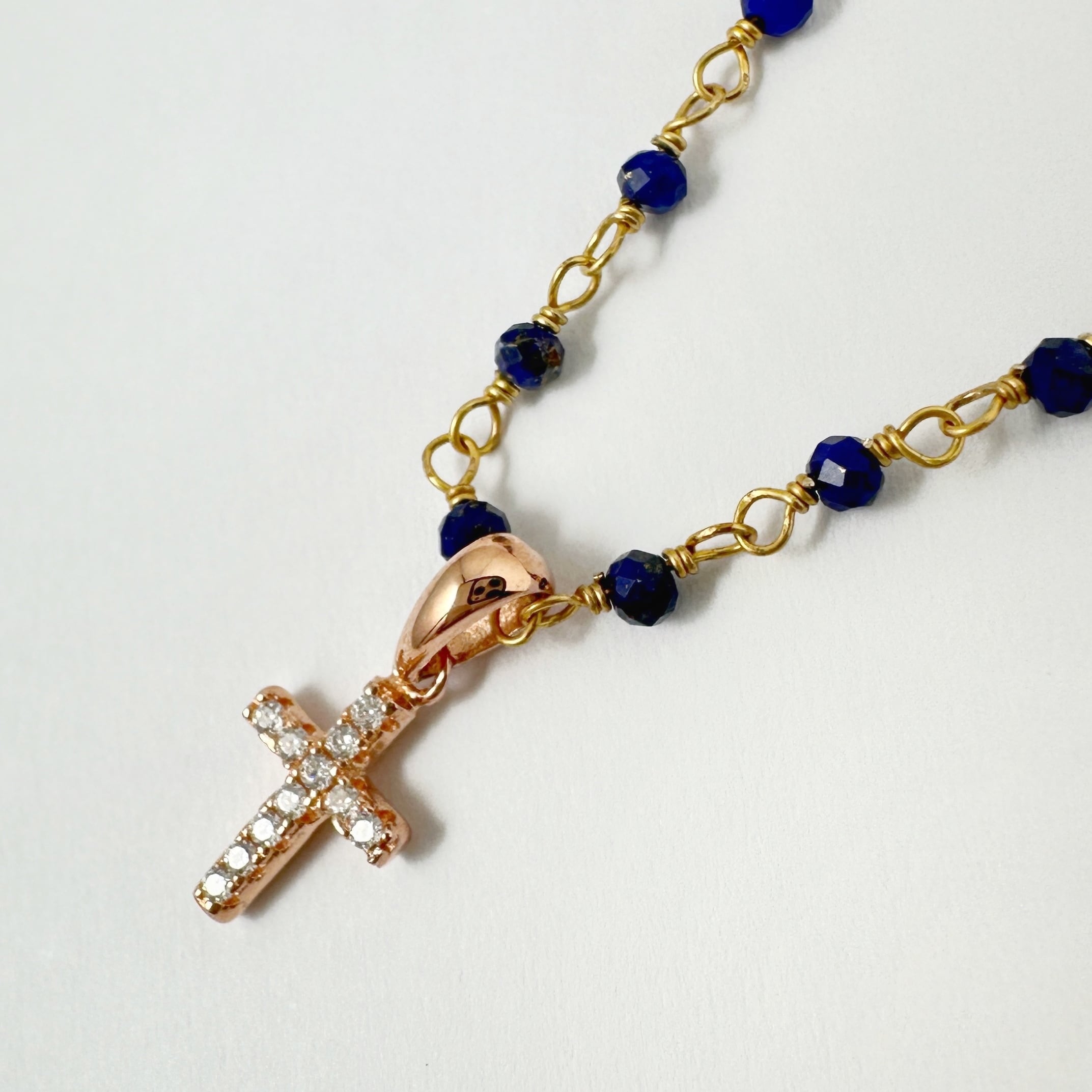Gold Coating プチ ジルコニア クロス と ラピスラズリのネックレス
