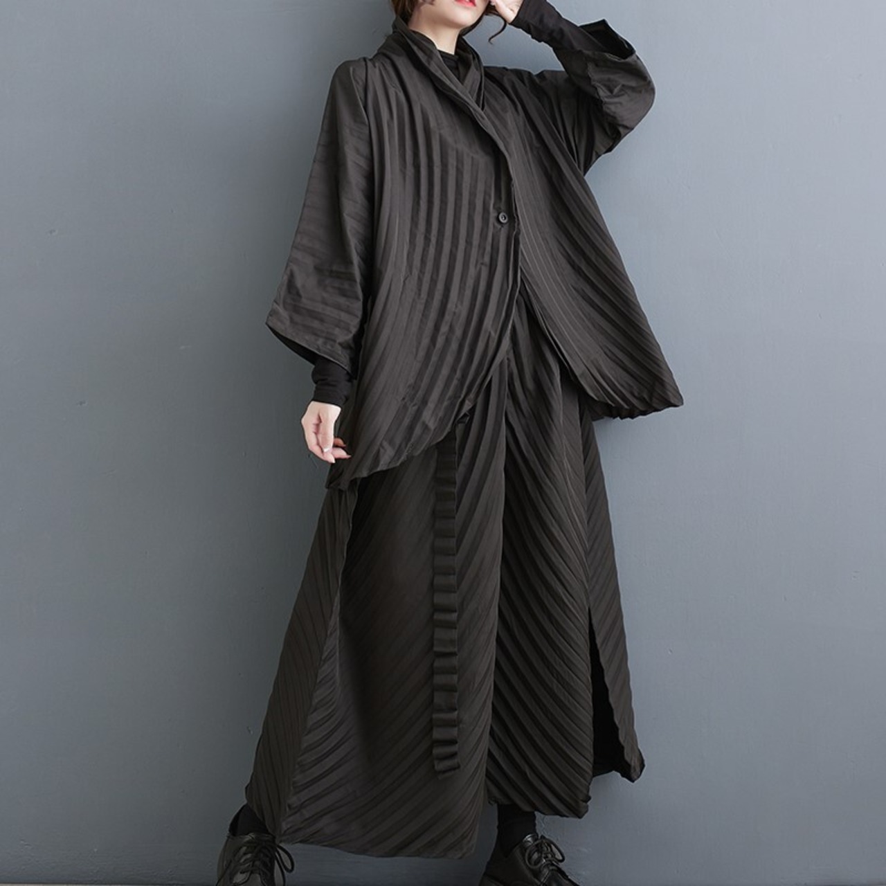 【Set-up】 Striped Pleated Tops & Wide Pants  / 〈セットアップ〉ストライプ プリーツ トップス & ワイド パンツ