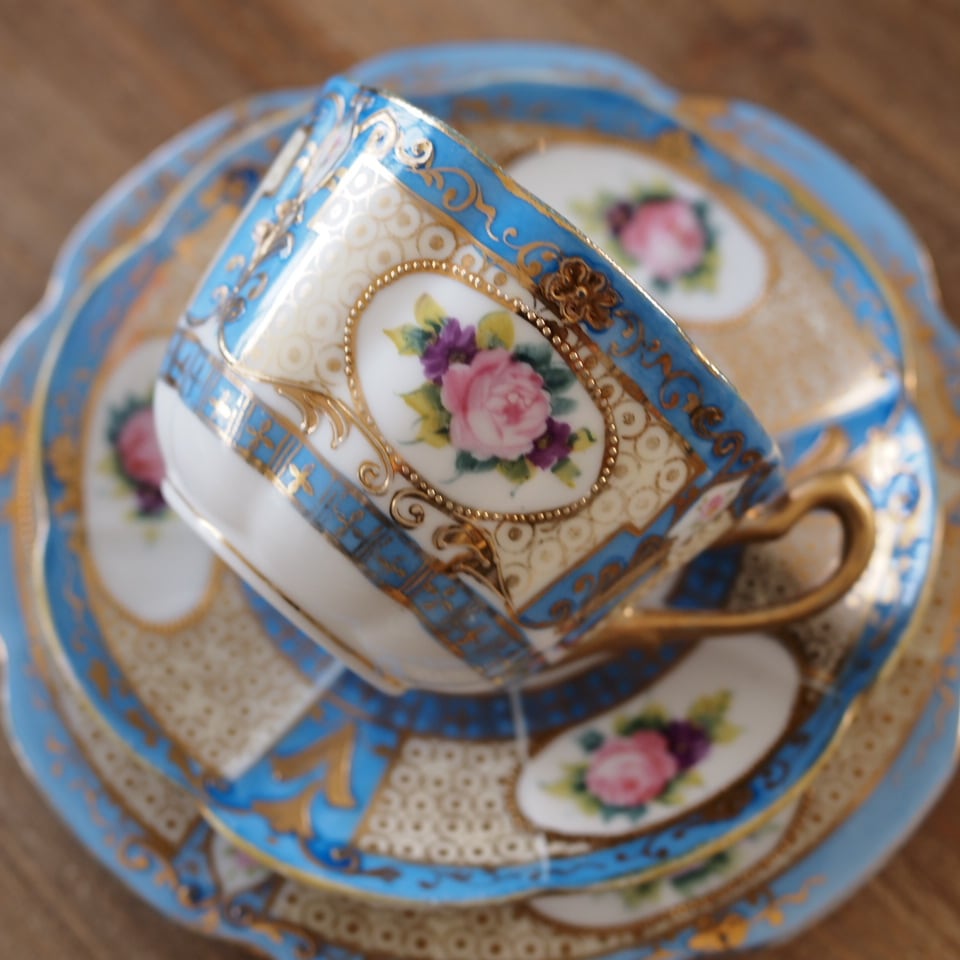 限定1客 オールドノリタケ 淡ブルー＆金彩ローズ装飾トリオ ティー