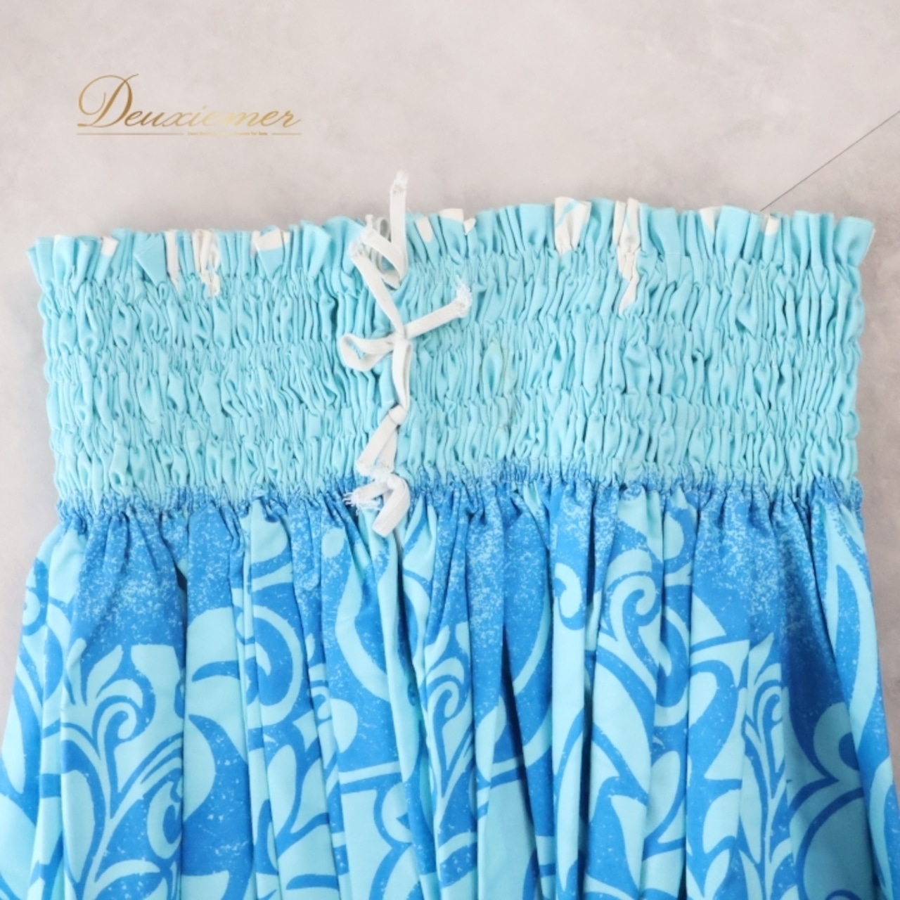 フラダンス 衣装 パウスカート ブルー系 ハワイアンプリント ティアレ柄 ハワイアン 植物柄 花柄 アロハ フラ ダンス レッスン 練習 かわいい おしゃれ さわやか 華やか シングルスカート フレア 軽やか ふんわり ホワイト系 水色 青 白 アウトドアイベント ハワイアンスタイル おしゃれコーデ キュート ガーリー 美シルエット 大人可愛い エレガント