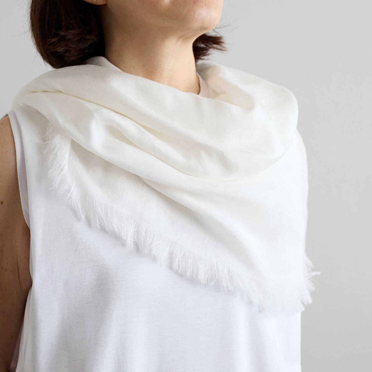 ASAUCE MELER アソースメレ リネンモダールシルクメランジュソリッドスクエアストール Gardenia White AM24S-ST78