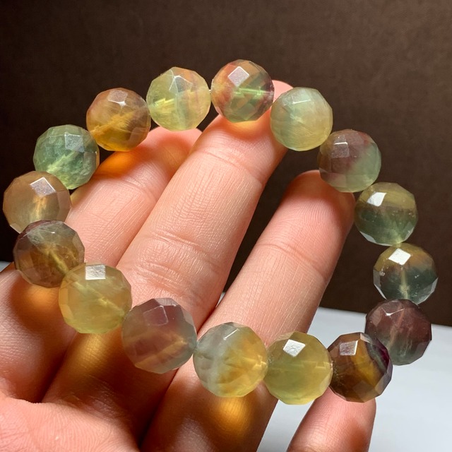 レアカラー・変わった色合い☆グラデーションフローライト ブレスレット