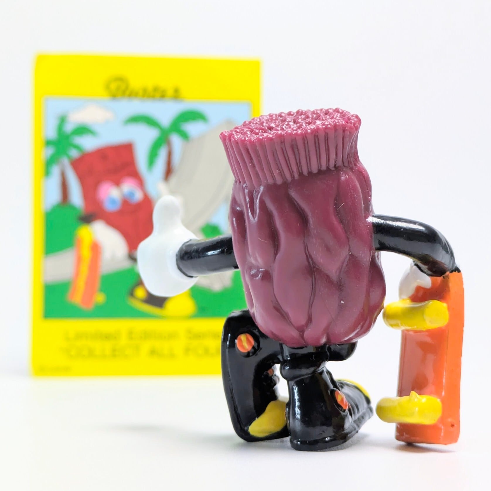 ☆ DEADSTOCK / VINTAGE 1991 ☆ 【 California Raisins(カリフォルニアレーズン)】『 Buster(バスター)/ Hardee's / CARD有り 』 ハーディーズミールトイシリーズ / PVC フィギュア ビンテージトイ 〚アメリカン雑貨 アメトイ〛