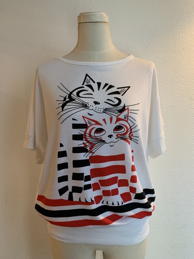 1980's French Sleeve Print Cut and Sewn
