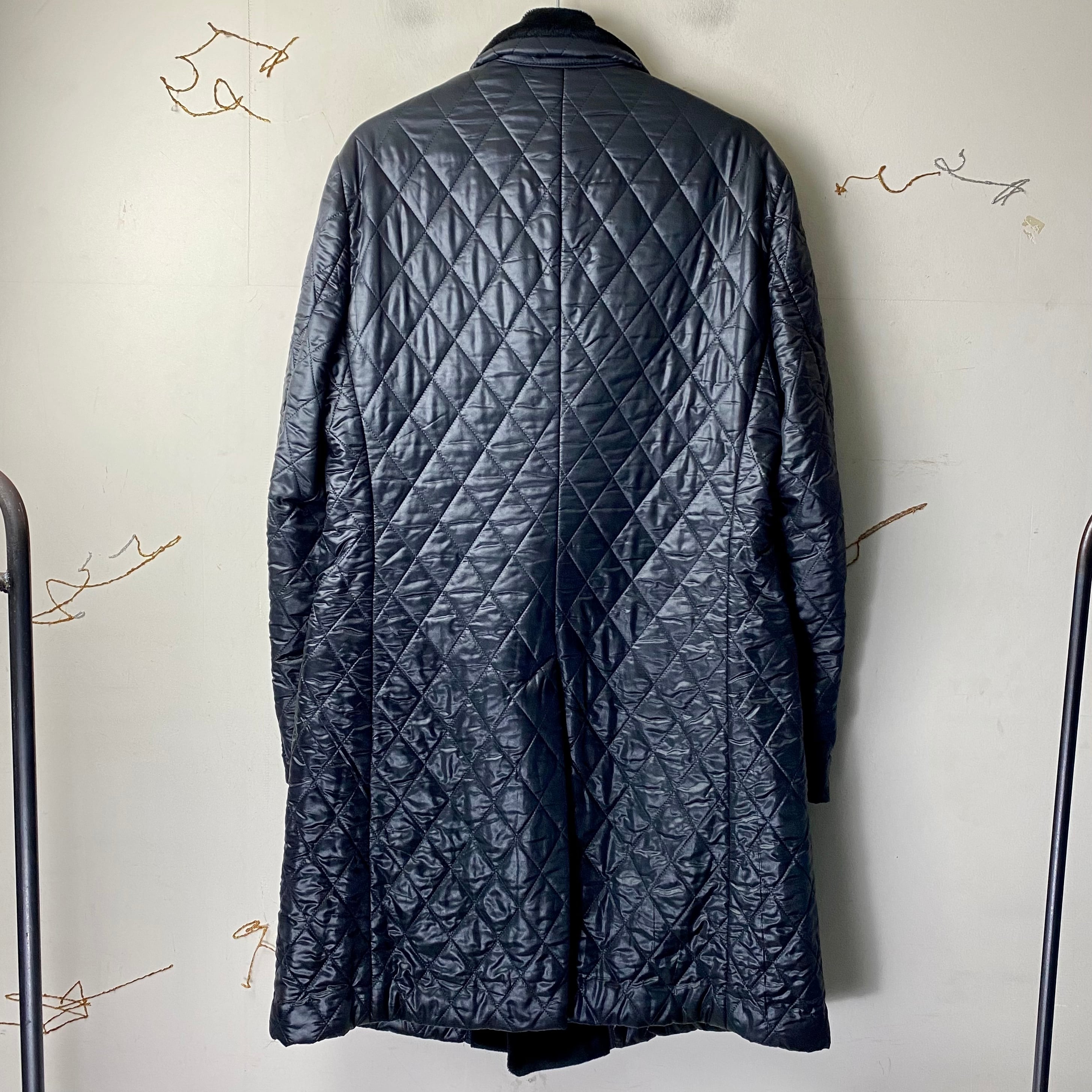 EMPORIO ARMANI｜Tecno Line ロングコート TG48 EMPORIO ARMANI “tecno line” quilting coat | NOIR ONLINE