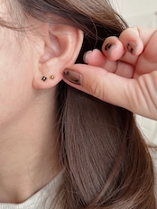 SS ミニボールピアス