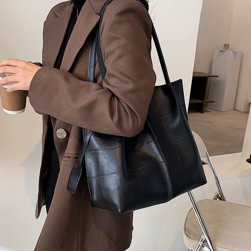 スタンダードオータムウィンターショルダーバッグレッド レトロ 秋物 冬物 トートバッグ 手作りハンドバック66843245708