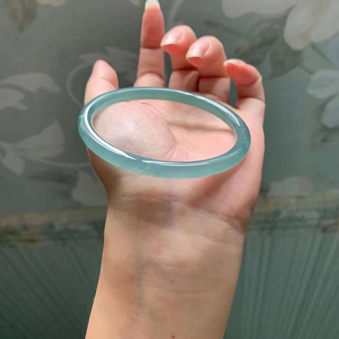 本翡翠バングル アイス系 氷種グァテマラ産腕輪 お買い得品 国石 細身