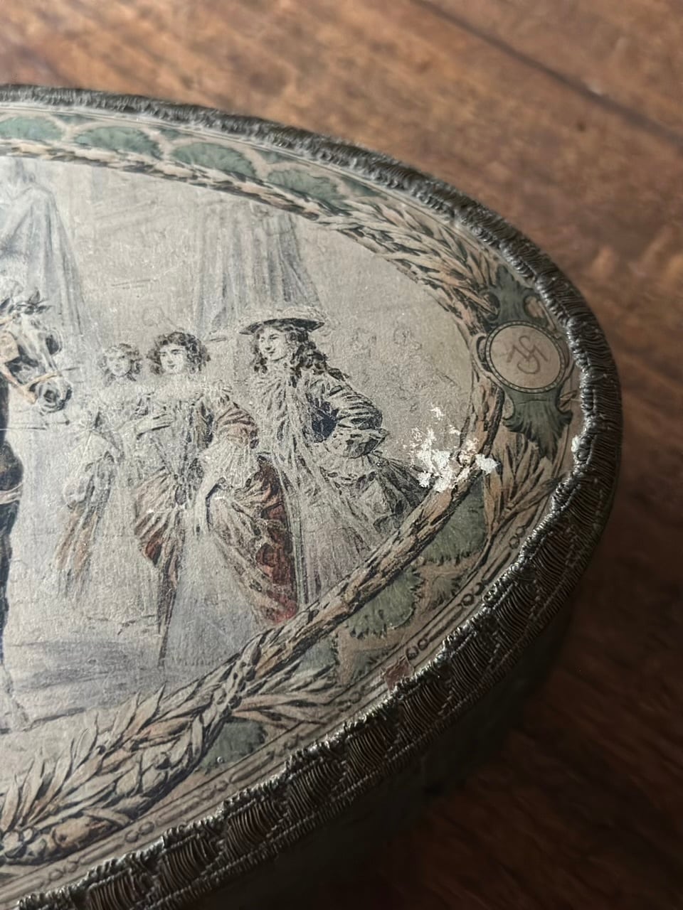 チョコレートの紙箱 オーバル A la Marquise de Sévigné | Brocante de