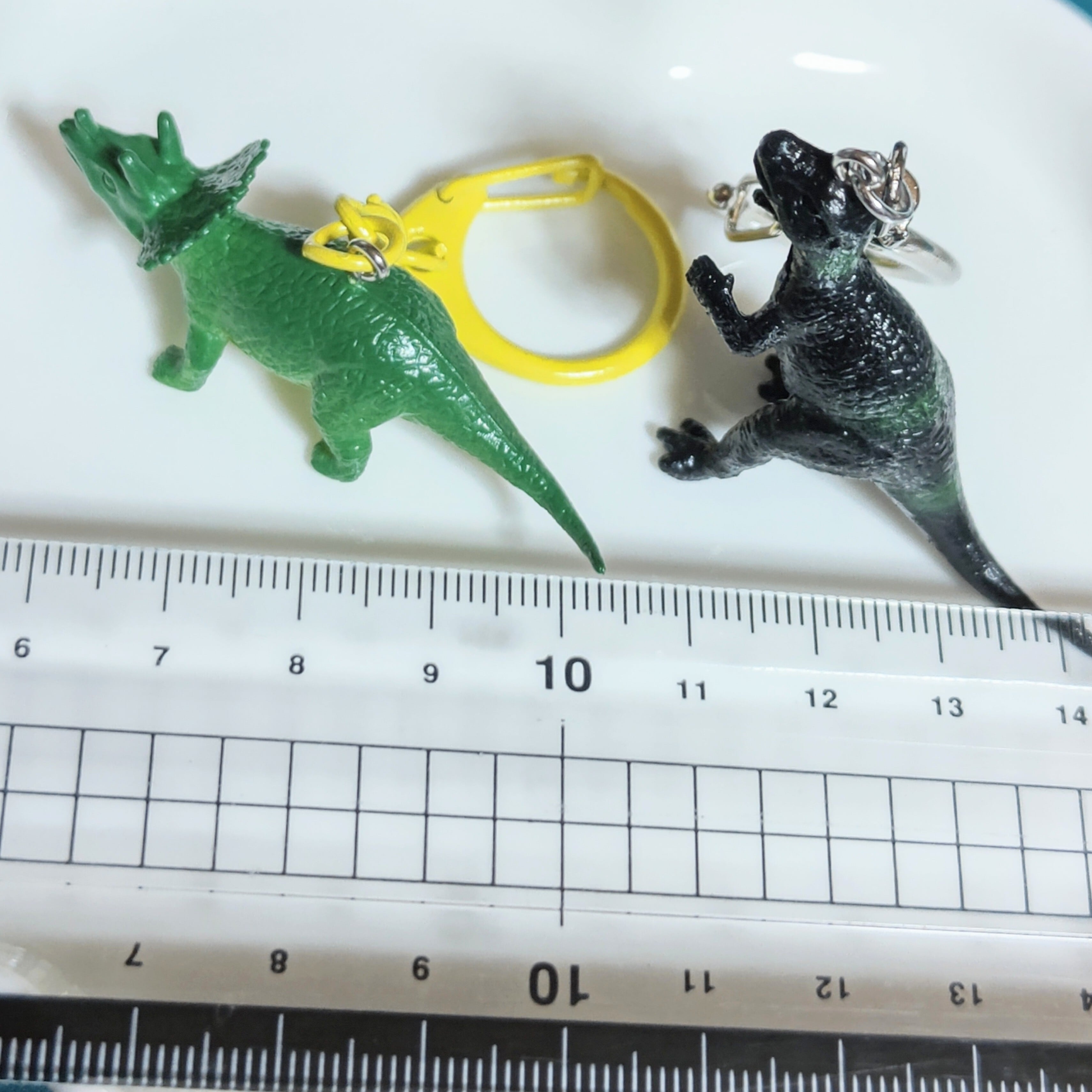 おまとめ中　／  送料別★150円　チャーム　(963)  恐竜 子供が喜ぶ♡ 恐竜 キーホルダー バッグチャーム | Luana Rope