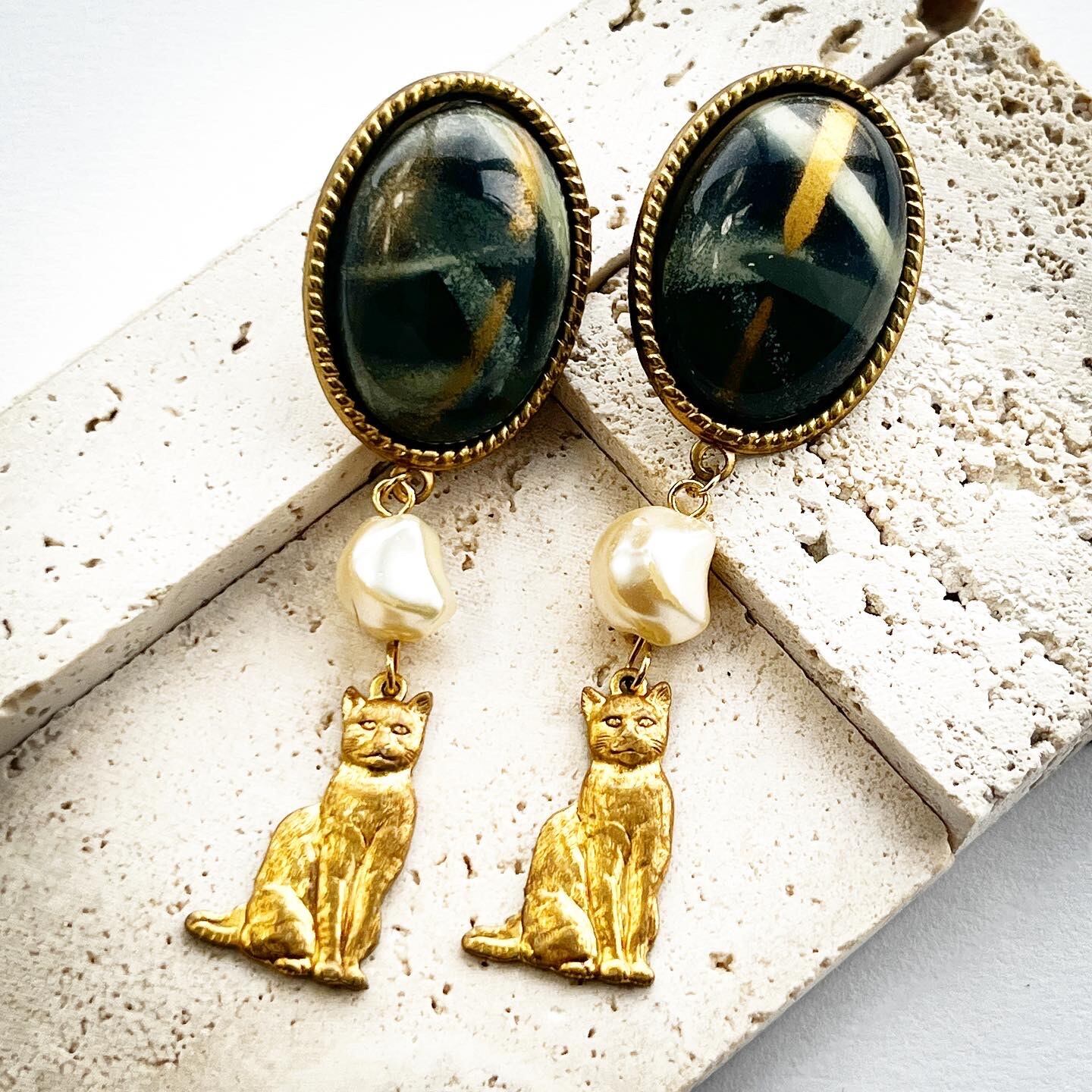 【こねこママ】フリヴォル　ピアス　ネックレセット こねこママ】フリヴォル ピアス ネックレセット こねこママ