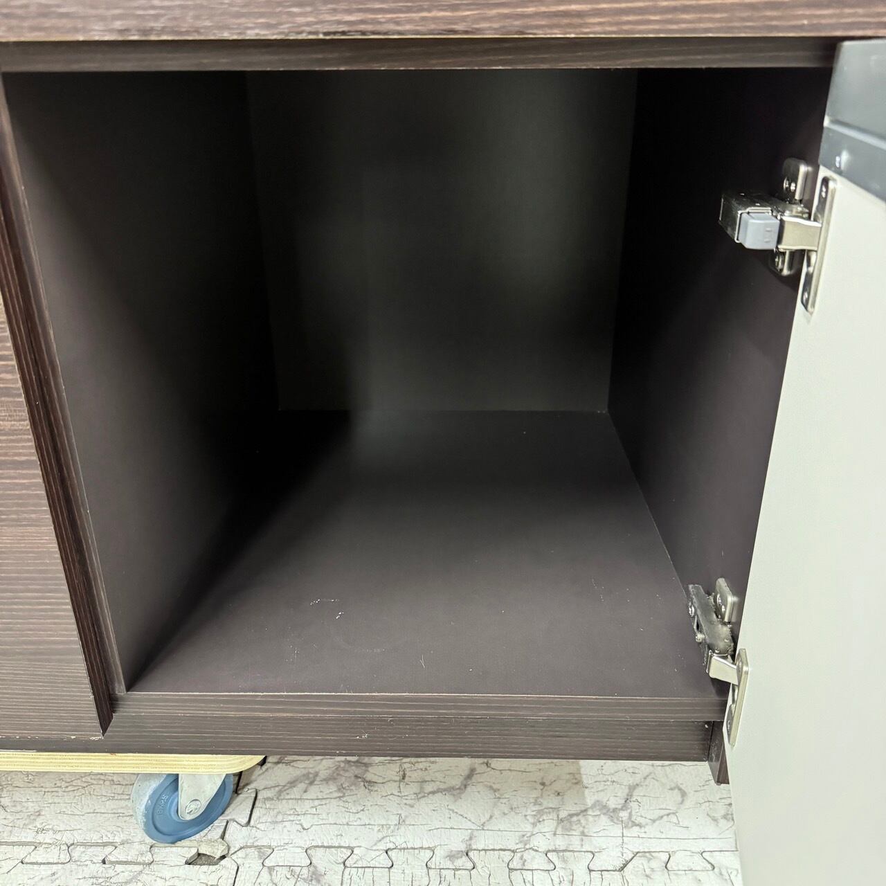 23046 2枚ガラス扉キッチンボード パモウナ 20586 2枚ガラス扉 ソフトクローズ キッチンボード パモウナ ◇大阪市