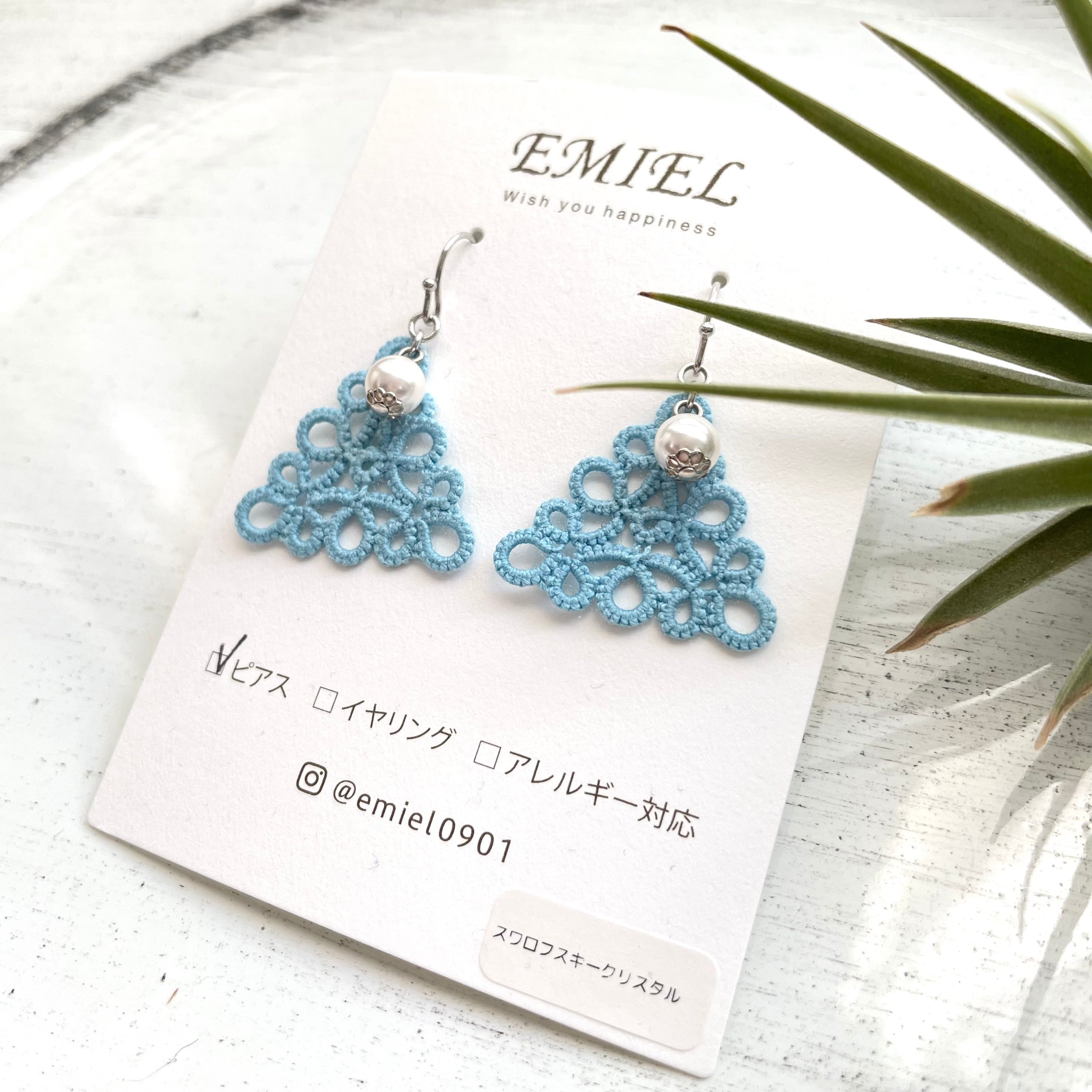 三角モチーフ*空色タティングレースのピアス・イヤリング