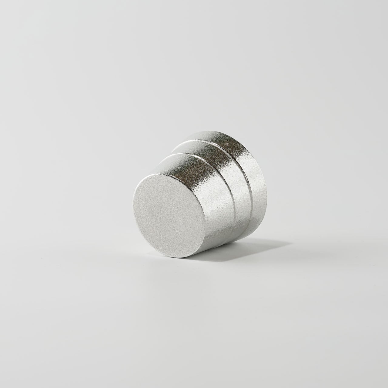 錫製の酒器／ぐい呑み》静波 ぐい呑み（2個セット）｜銀雅堂 | 生活を