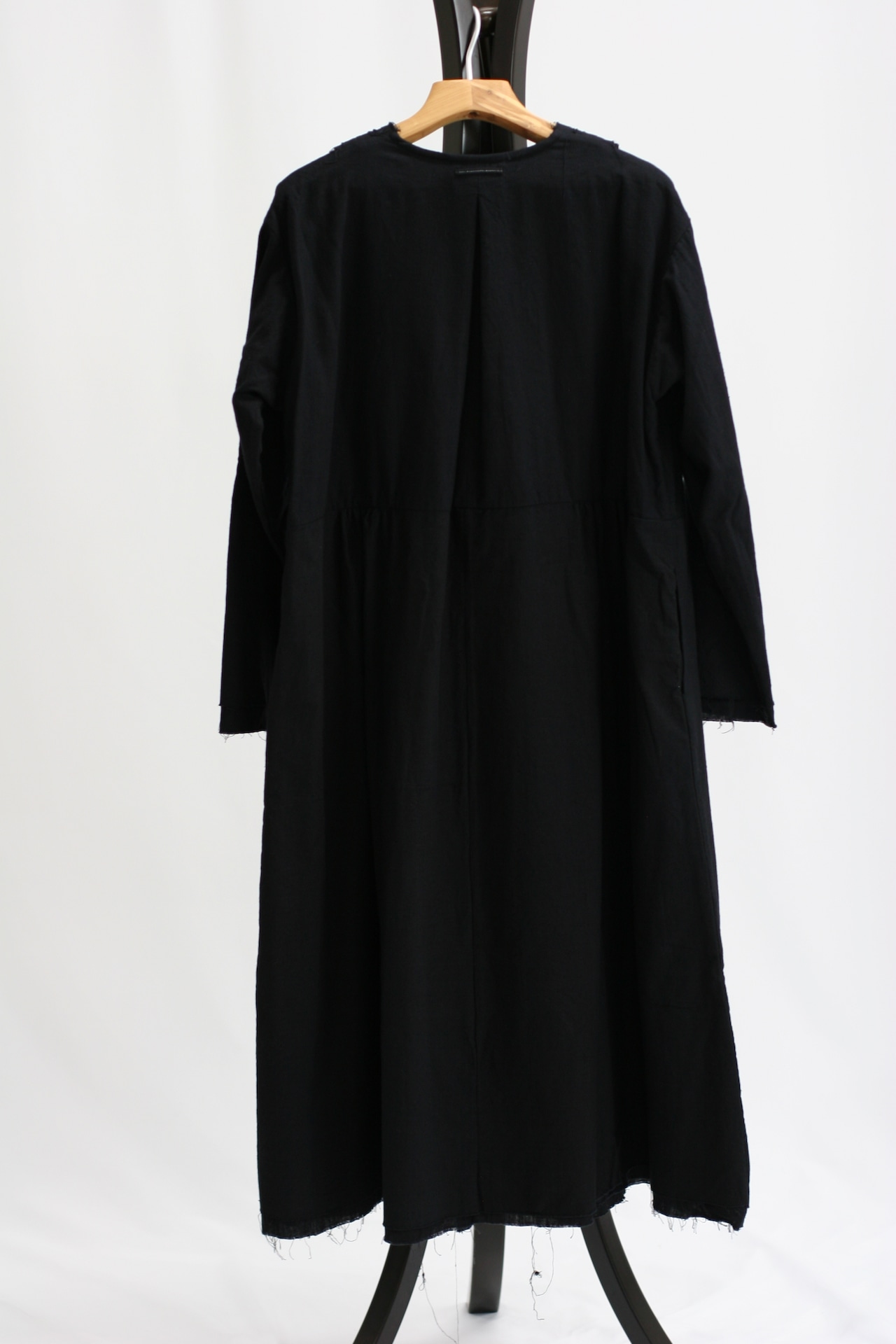 【GUPTIHA】Sobakasu Khadi Millefeuille Collar Dress / D.Navy(63209-096)