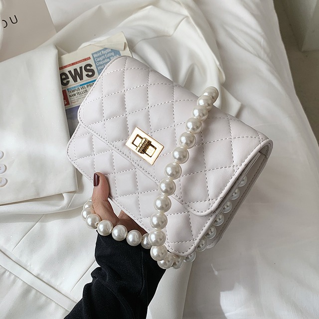 パールチェーン サマーレッド 夏物 クロスボディ 真珠 スクウェア 手作りハンドバック66913184471