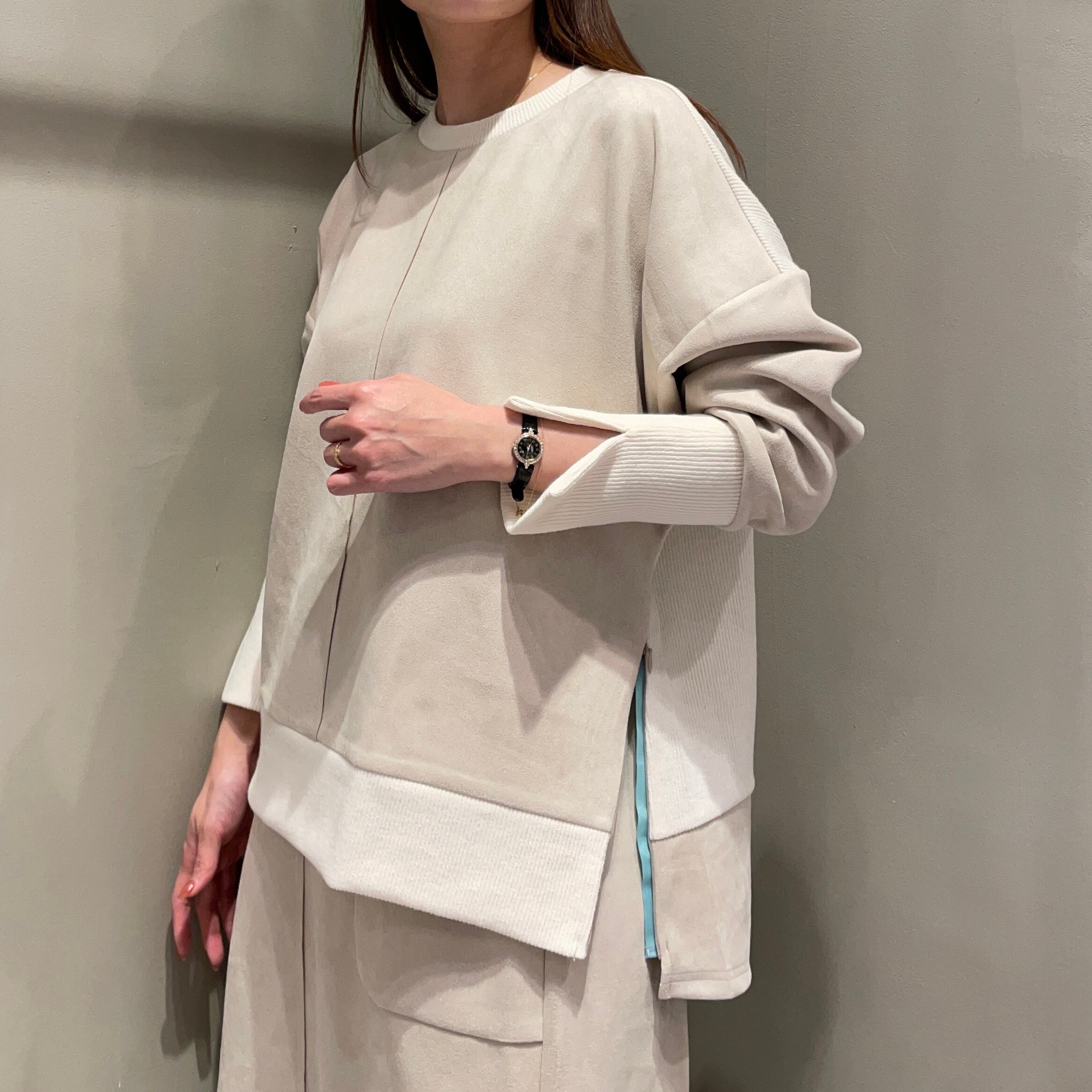 【新品・未使用】TORRAZZO DONNA ウェーブフリル半袖ブラウス TORRAZZO DONNA/ウェーブフリル半袖ブラウス【オフホワイト】【ライブ