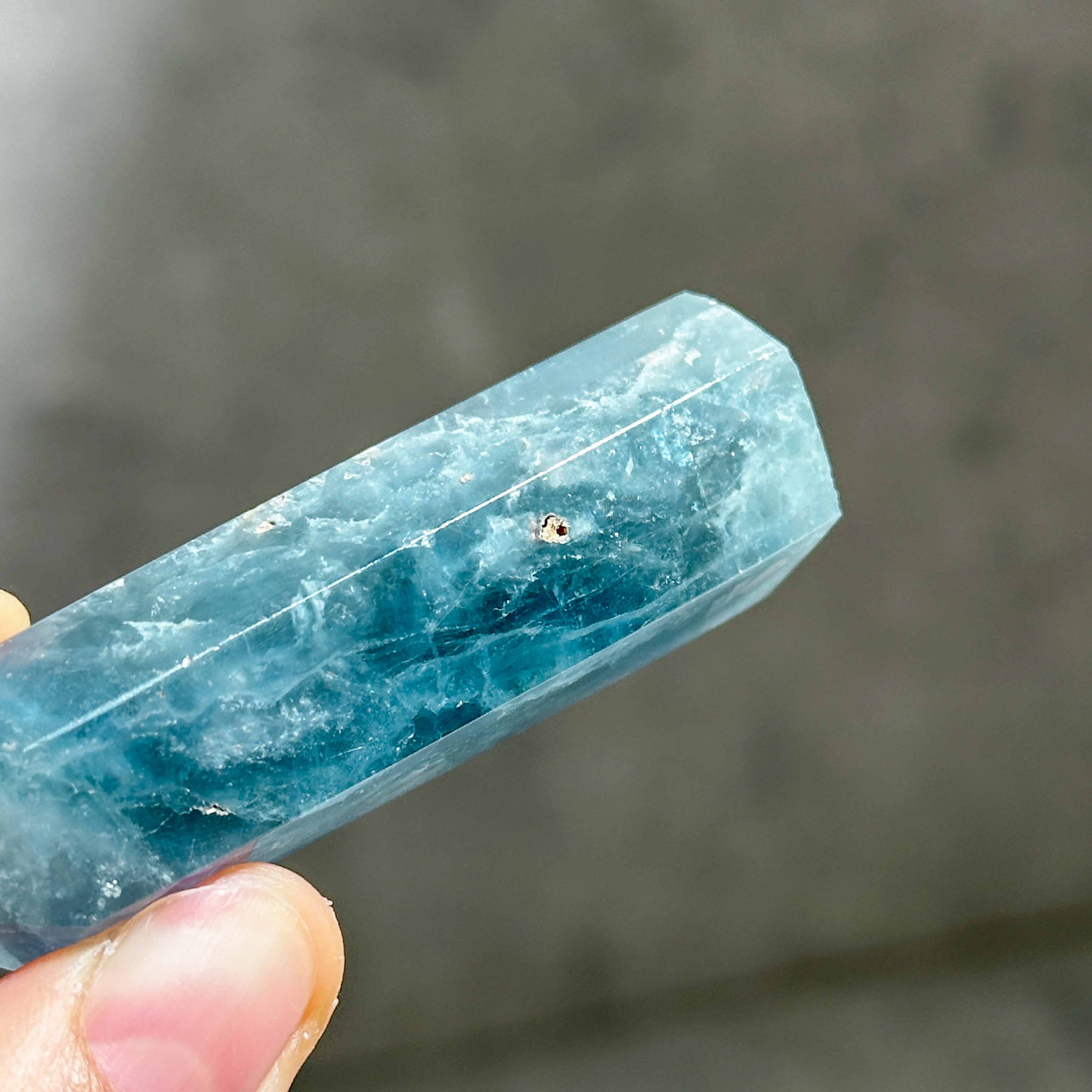 ブルー、グリーンフローライト タワー型33◇ Rainbow Fluorite