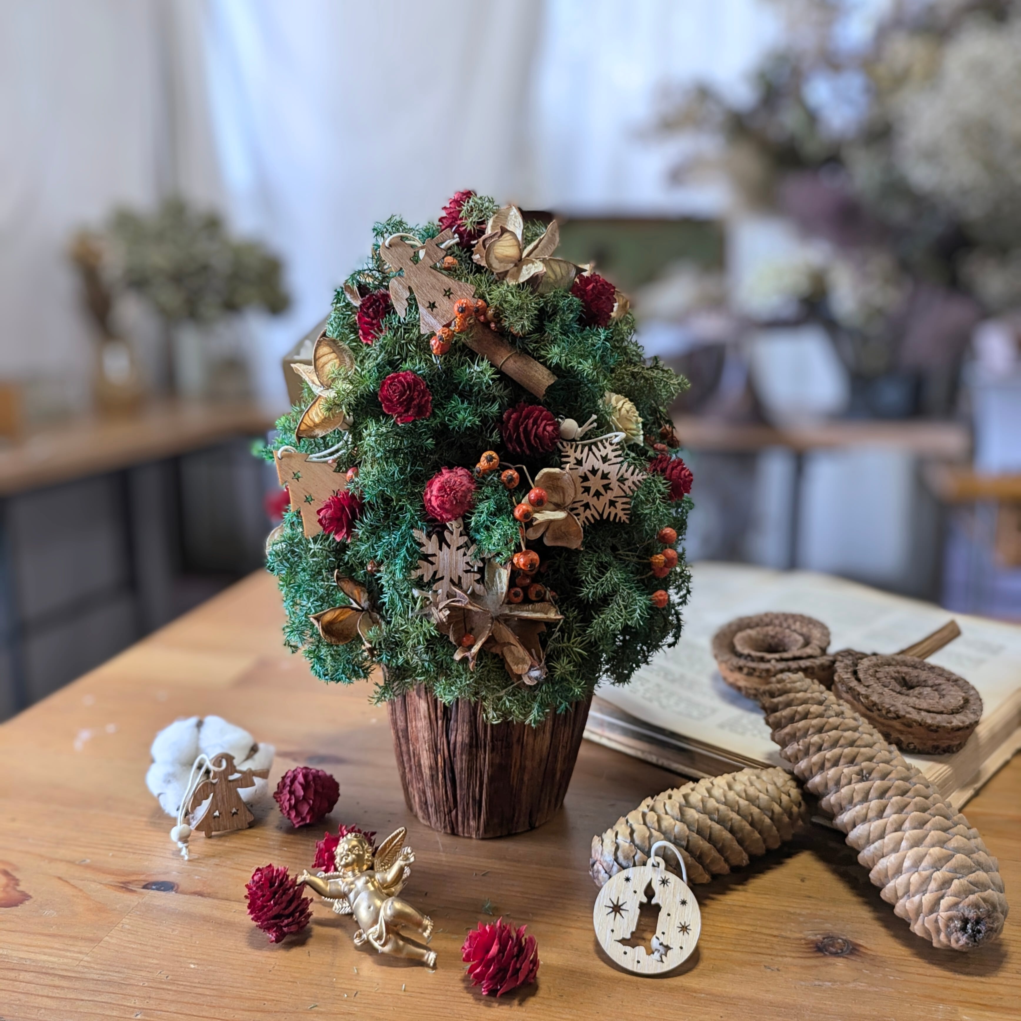 2024Xmastree 森の中からドライフラワーアレンジメント ミニスワッグ