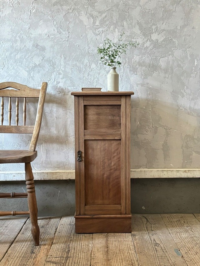 Glass Cabinet (A28-7)