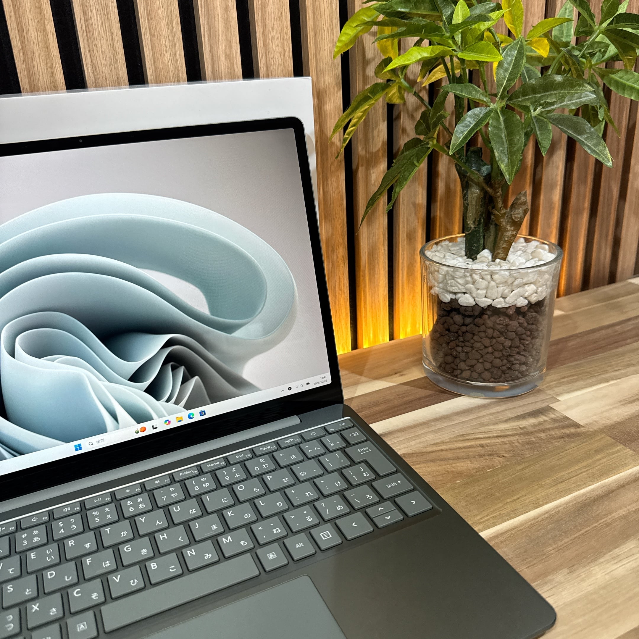 公式ショップ限定価格❣️/ 美品《2022年モデル》Surface Laptop Go