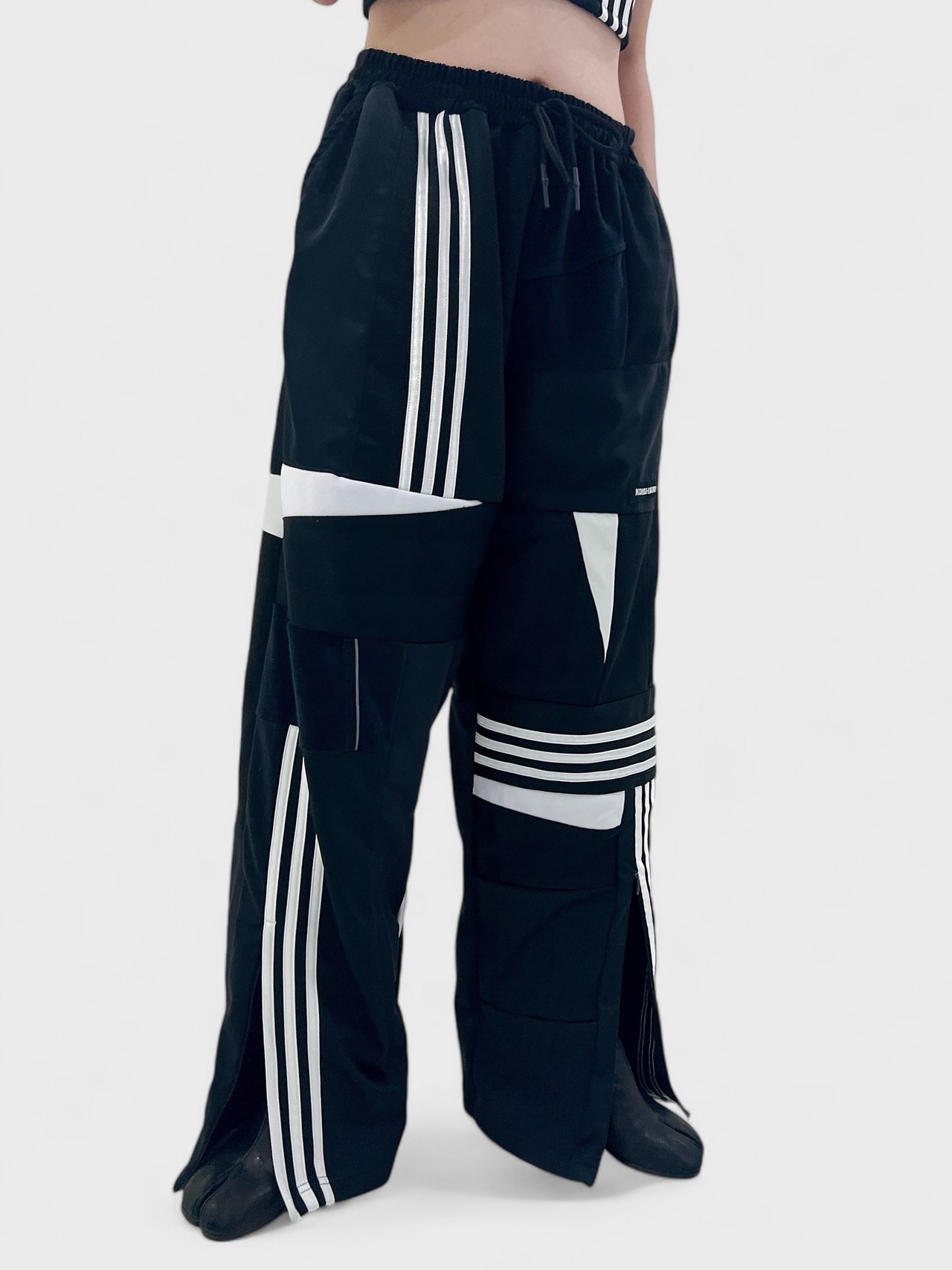 KOH ISHIGURO Upcycled Crazy Patchwork LINE wide pants -BLACK- Woman model - 1