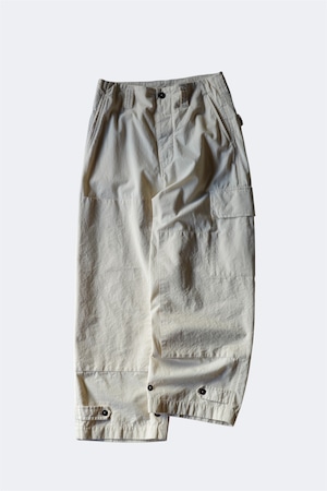 amachi.【DOUBLE KNEE CARGO PANTS -Off White-】