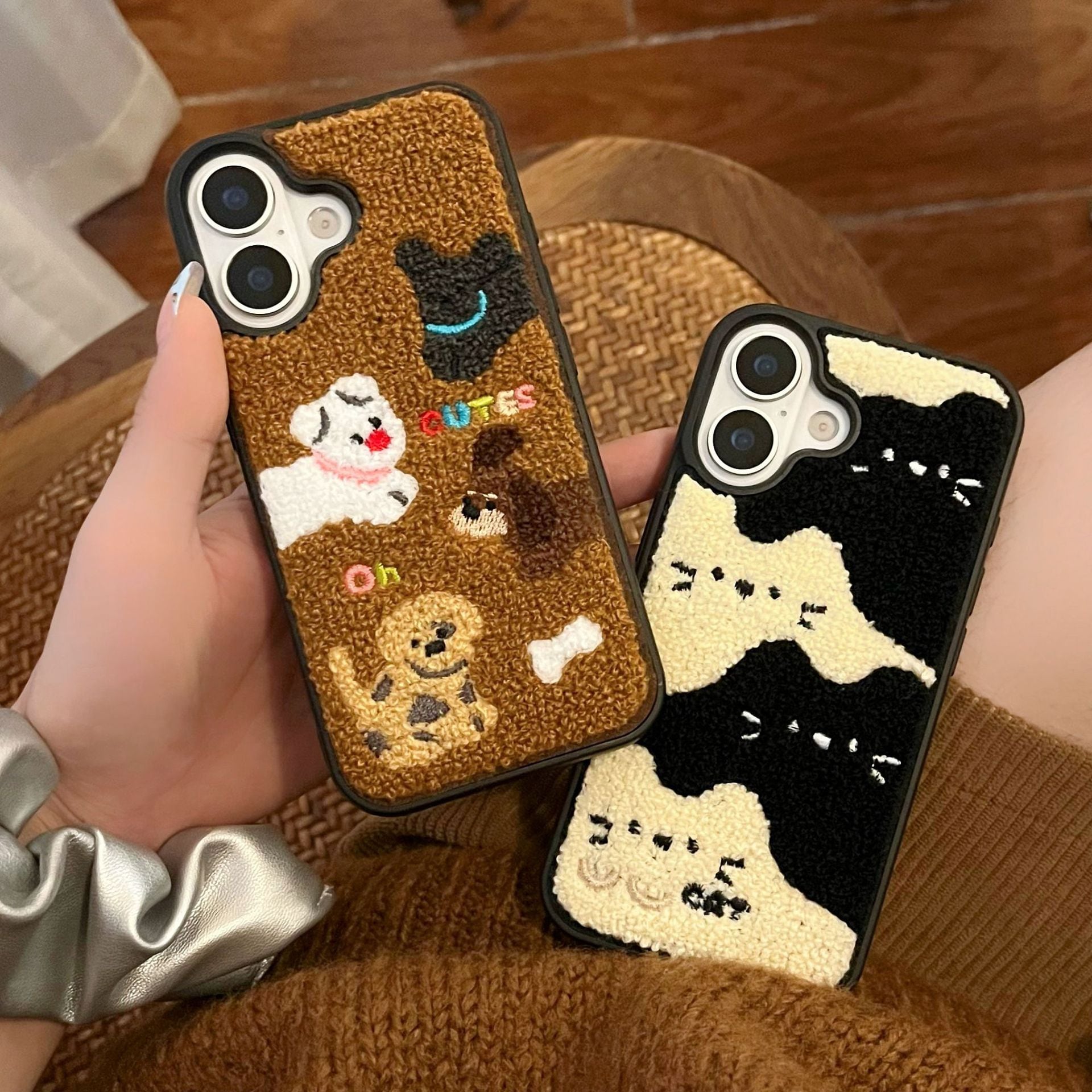 ふわふわタオルみたい◎犬派？猫派？かわいい韓国ケース iPhone16