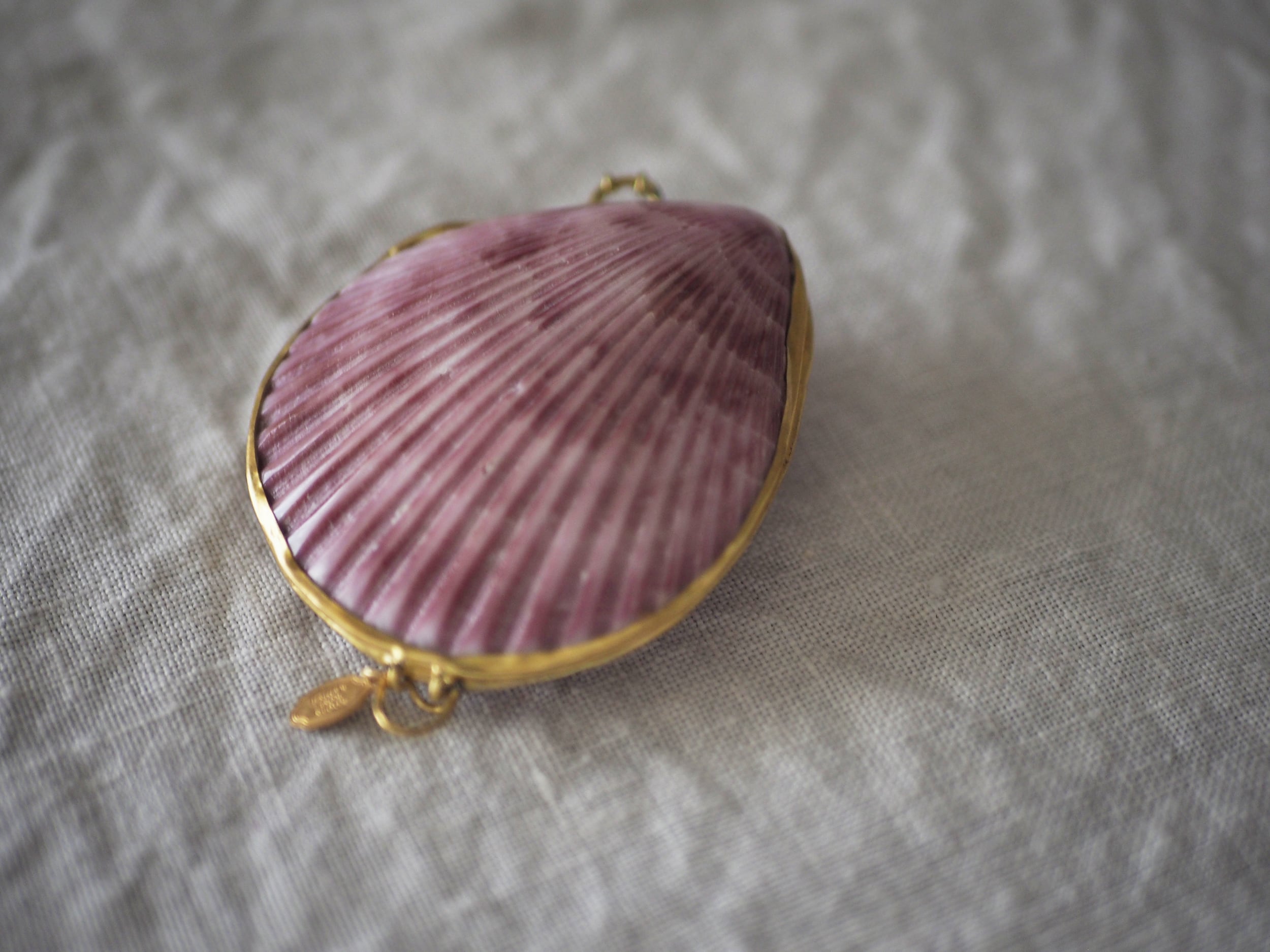 ROOTS ROSE RADISH / solid perfume < Cedarwood Myrrh & Clove