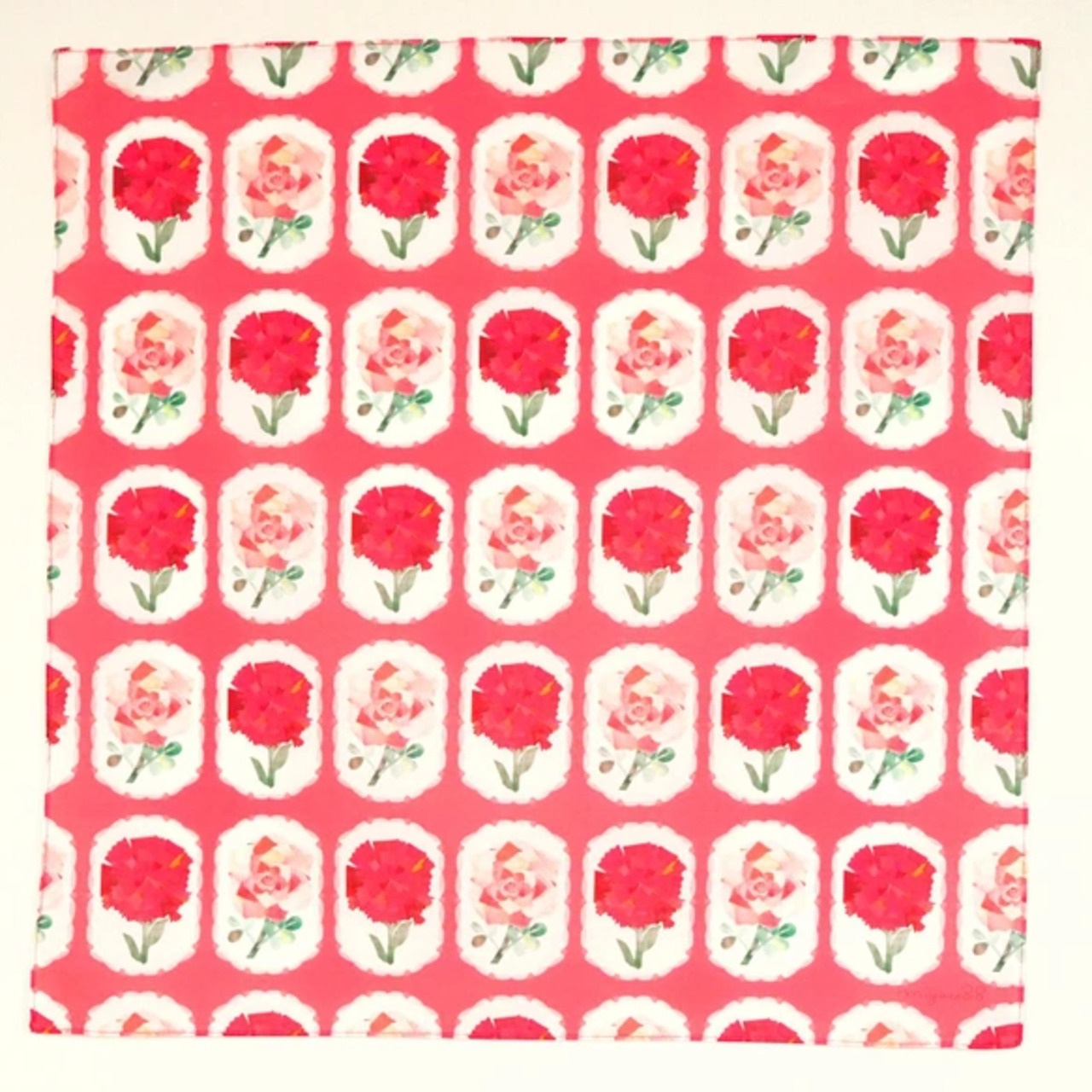 スカーフにもなるハンカチ「カーネーションと薔薇」