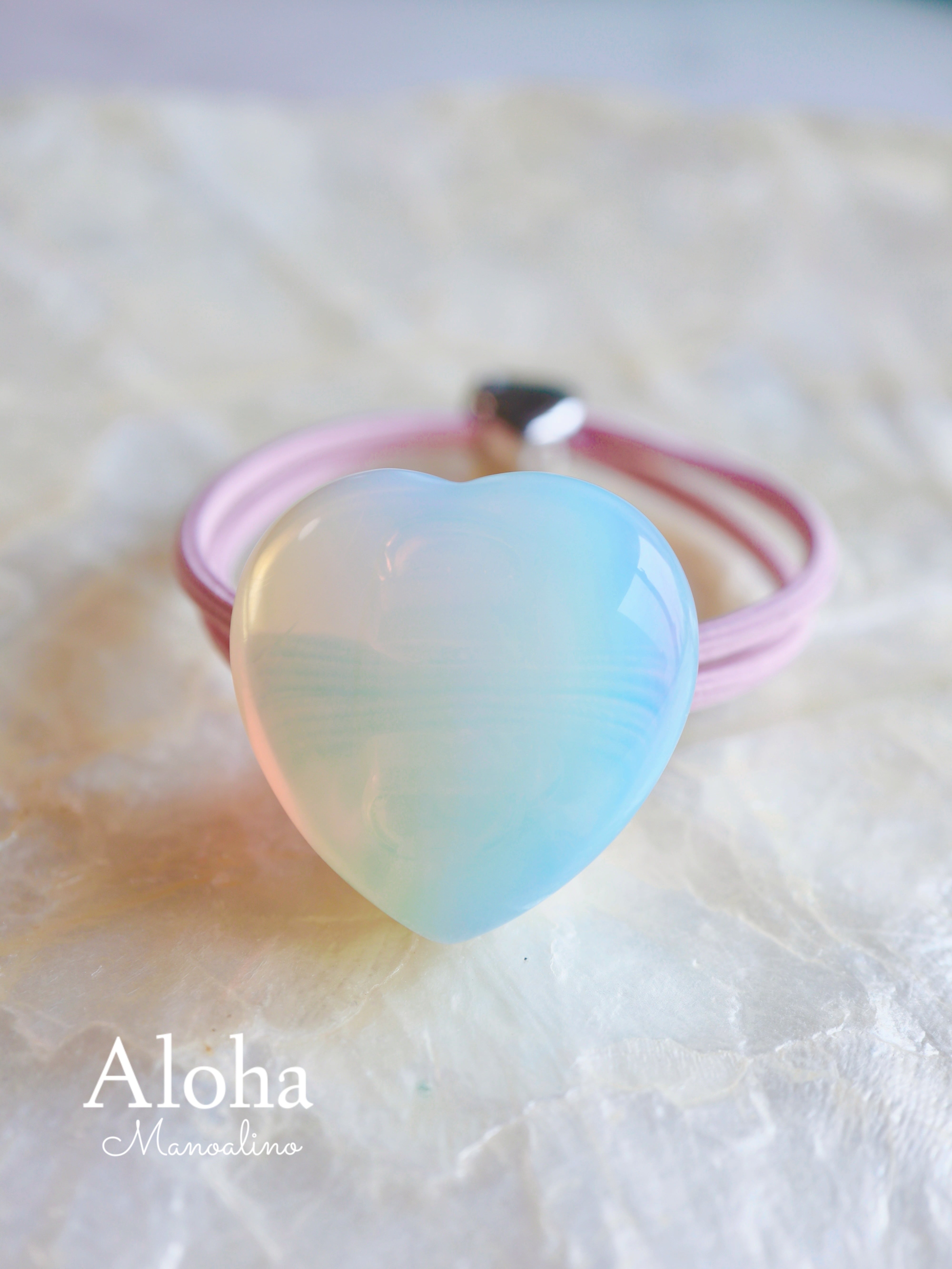 Pu'uwai heart Opalite hair accessory(ぷっくりハートオパライト天然石ヘアゴム)