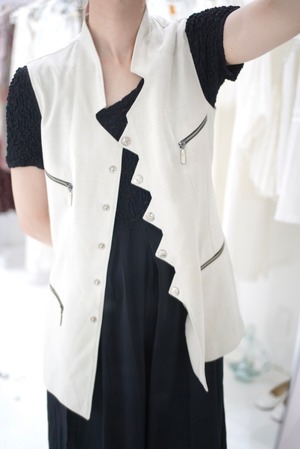 zigzag vest