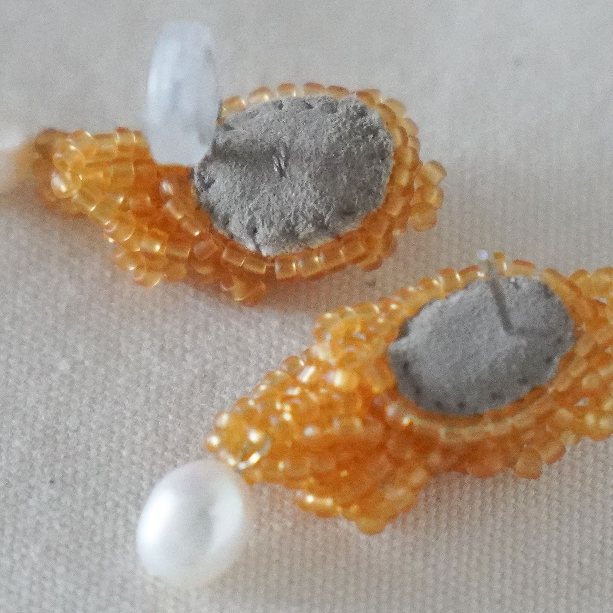 くしゅくしゅビーズ刺繍アクセサリー*淡水パールとオレンジ | MOHE