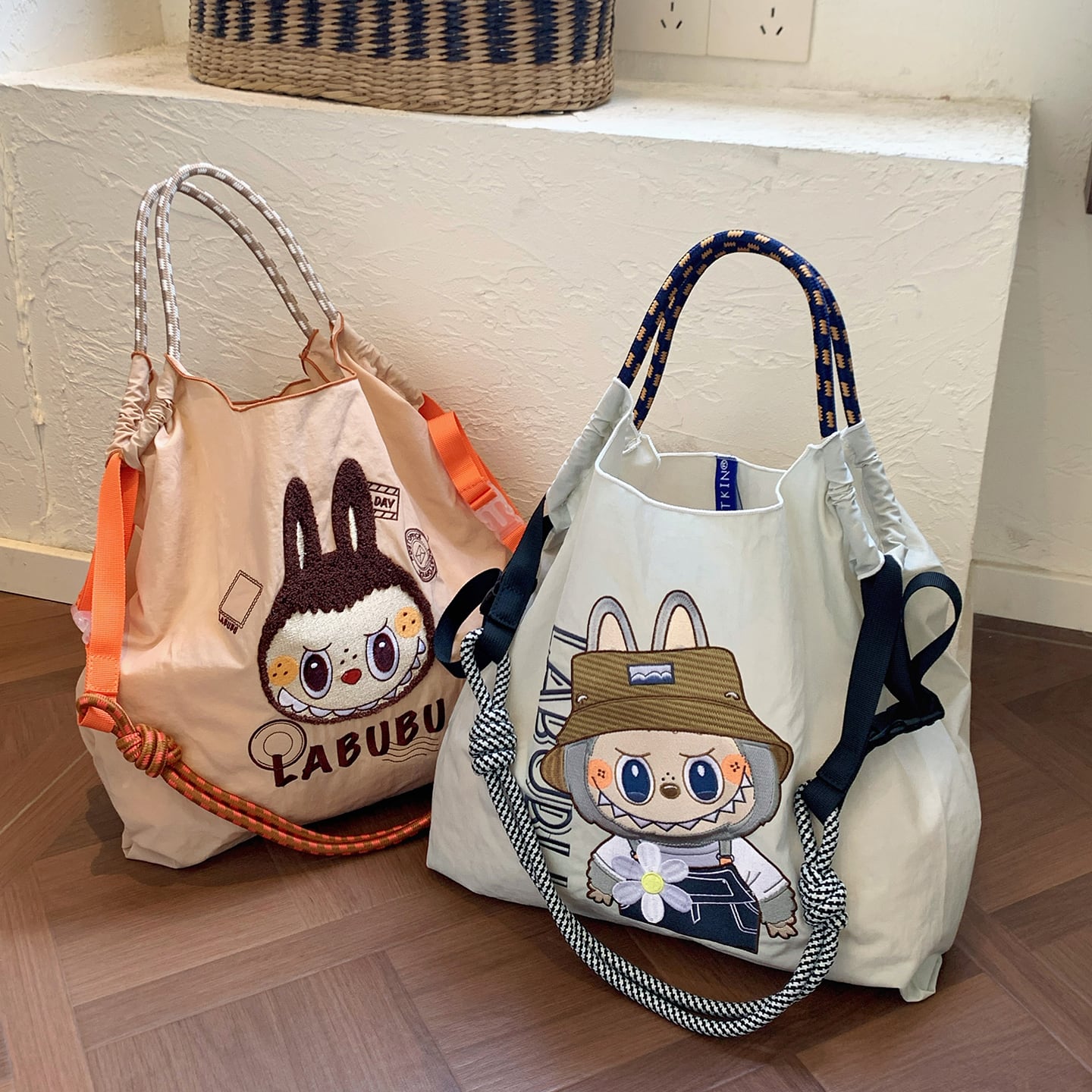 和風のこだわり 刺繍Labubuバッグ!刺繍 ラブブ トートバッグ 防水 新作 ショルダーバッグ レディース カジュアル 多用途 かわいい