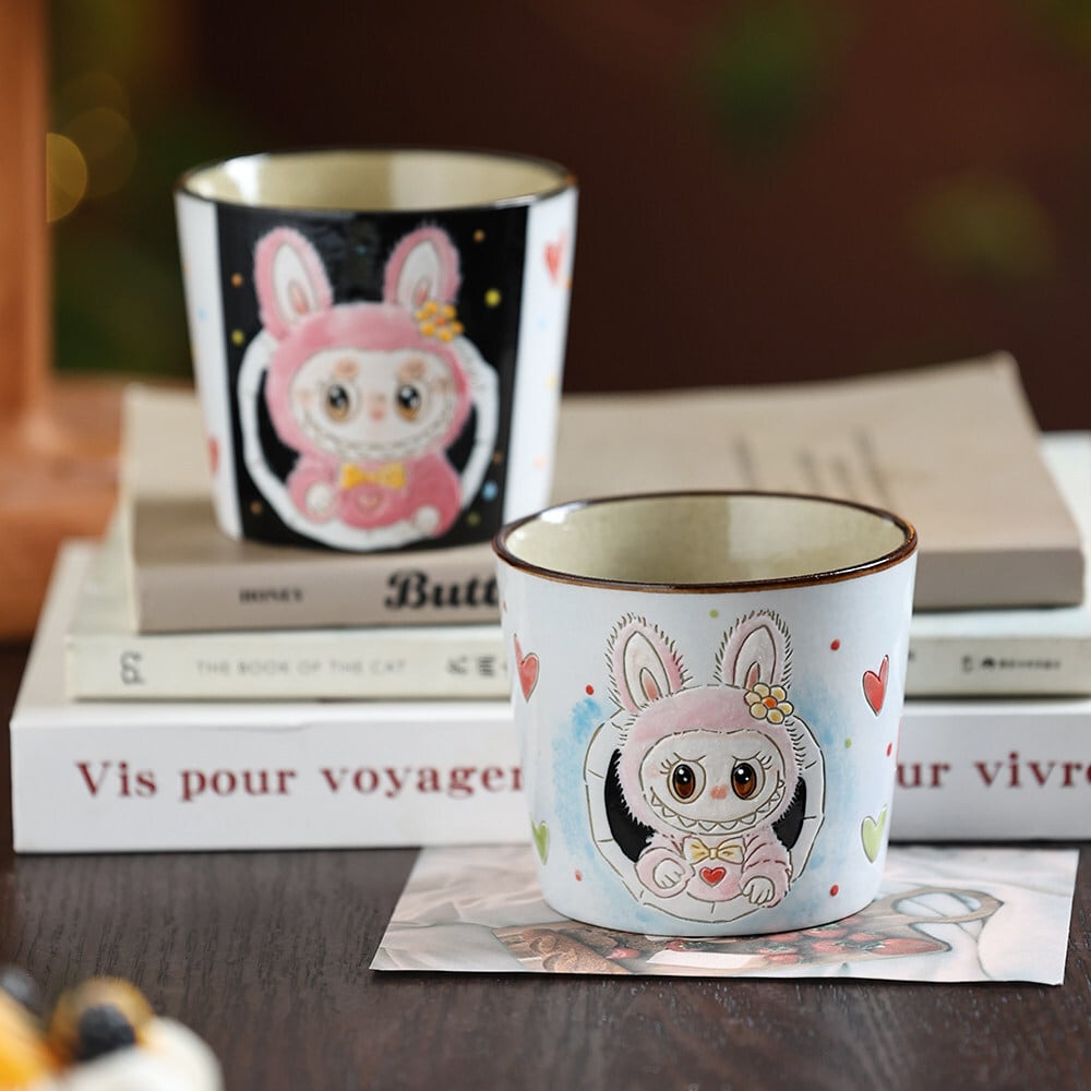 毎日使える!ラブブ 陶器製携帯マグカップ 手描き彫刻入り 景徳鎮産 かわいい コーヒー・紅茶・ミルクに オフィス・お出かけに