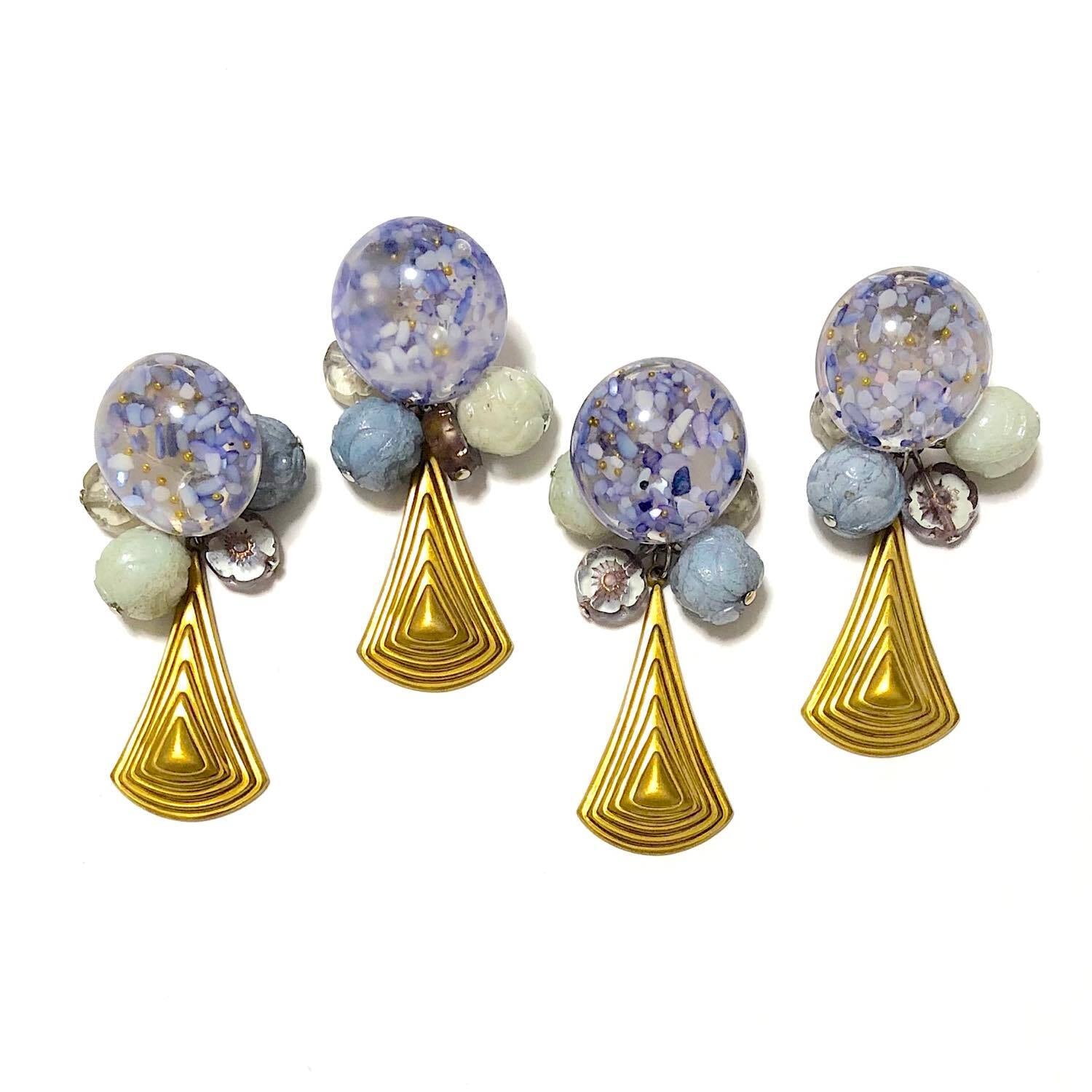 真鍮スタンピングチャームと紫陽花の〈ピアス/イヤリング〉