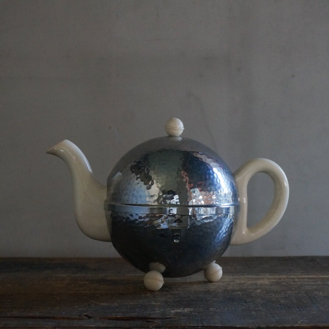 古いイギリスの陶器ポット