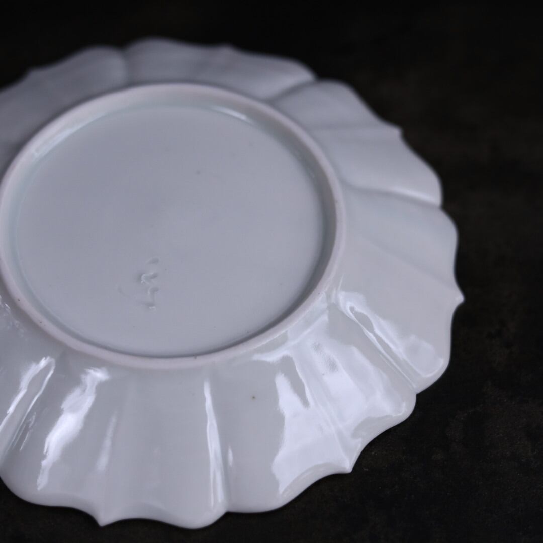 AS 宮田竜司 稜花白磁6寸皿(中) | 芦屋貴兆陶家 online shop