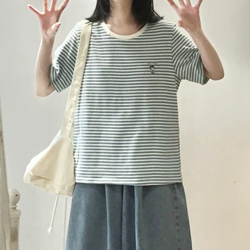 ボーダー柄ワンポイント刺繍トップス ・12025